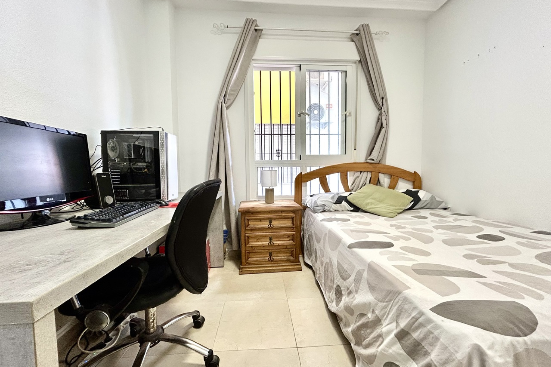 Resale - Apartment -
Villamartín