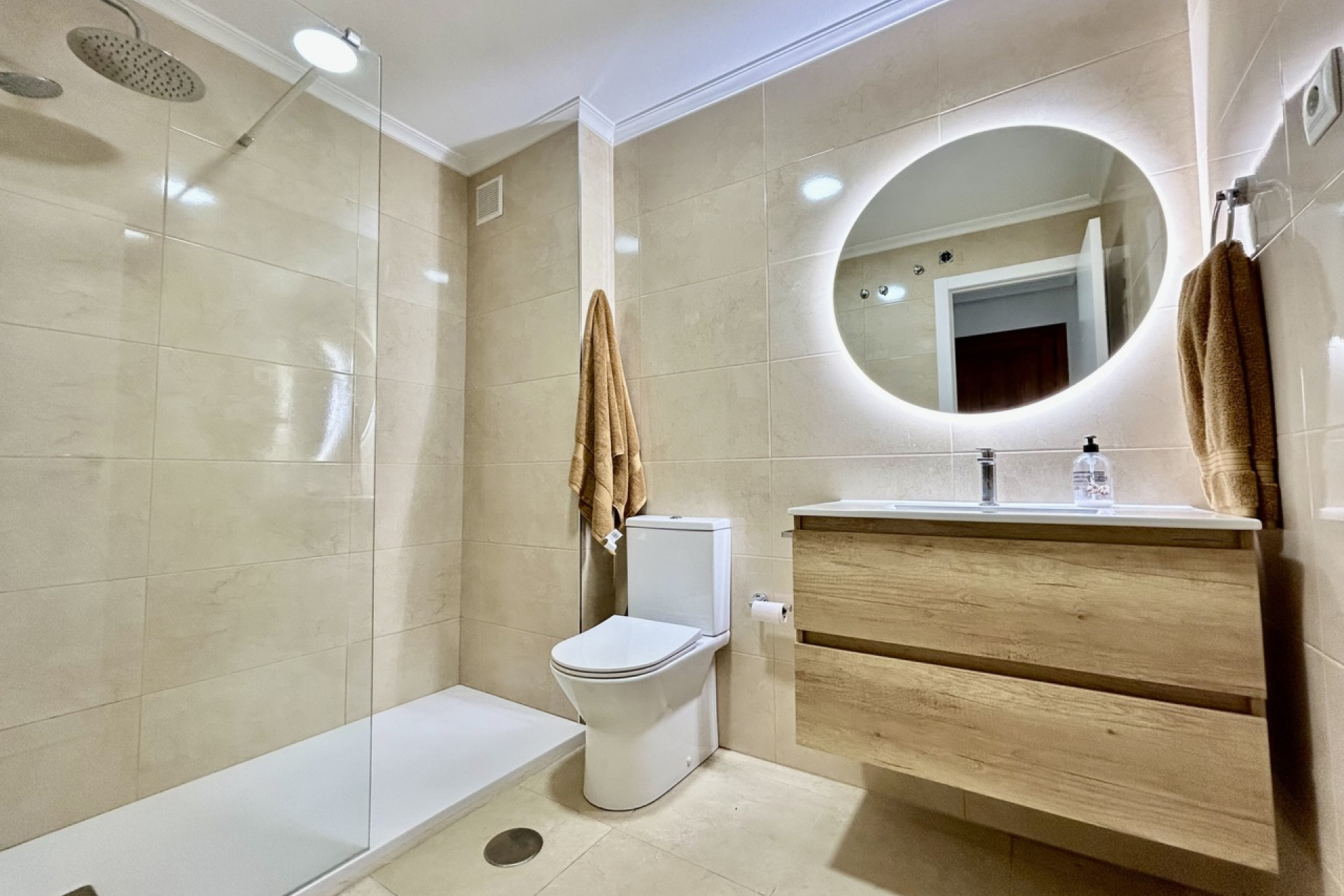 Resale - Apartment -
Villamartín