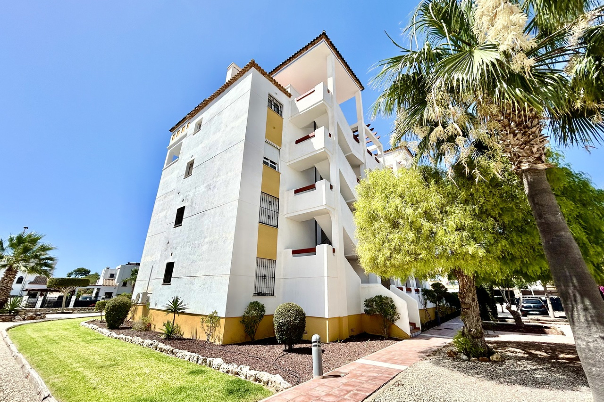 Resale - Apartment -
Villamartín