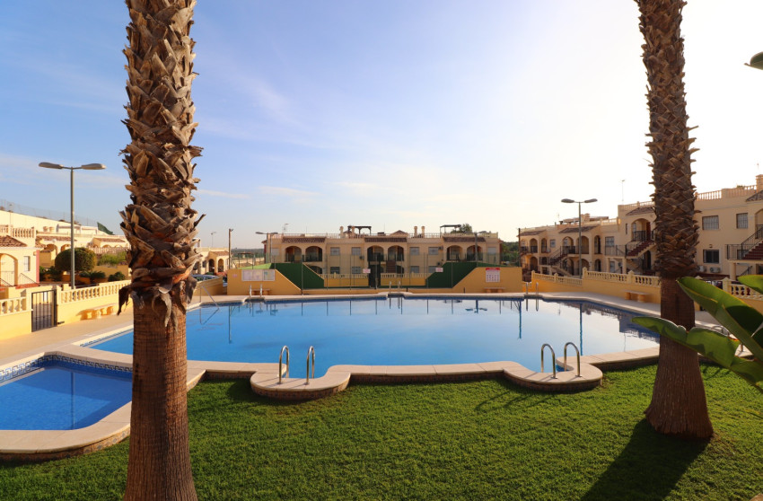 Resale - Bungalow -
Algorfa - Montemar