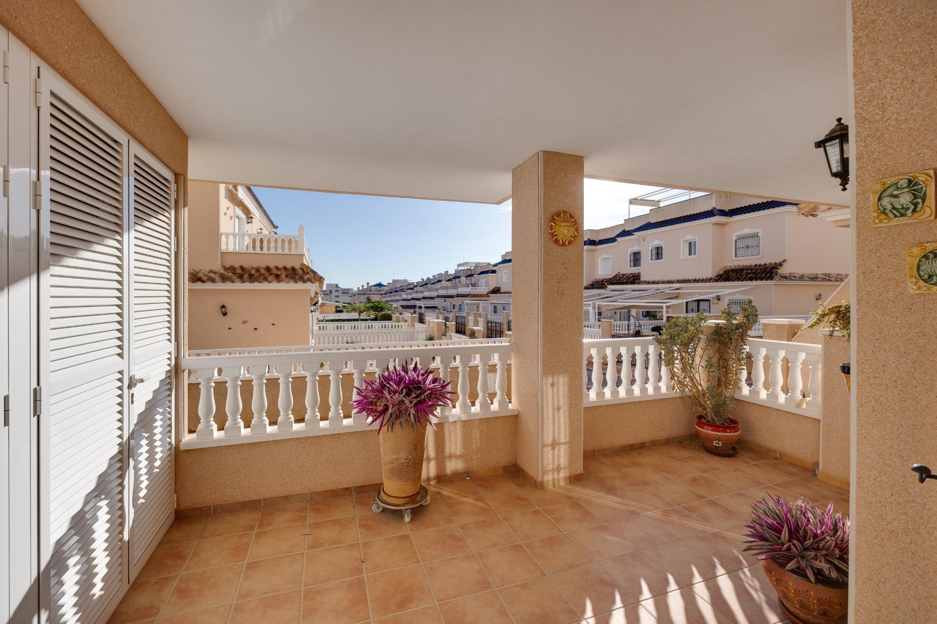 Resale - Bungalow -
Orihuela Costa - Los Dolses
