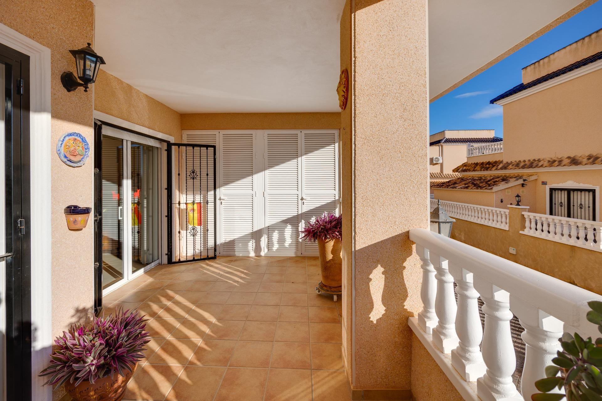 Resale - Bungalow -
Orihuela Costa - Los Dolses