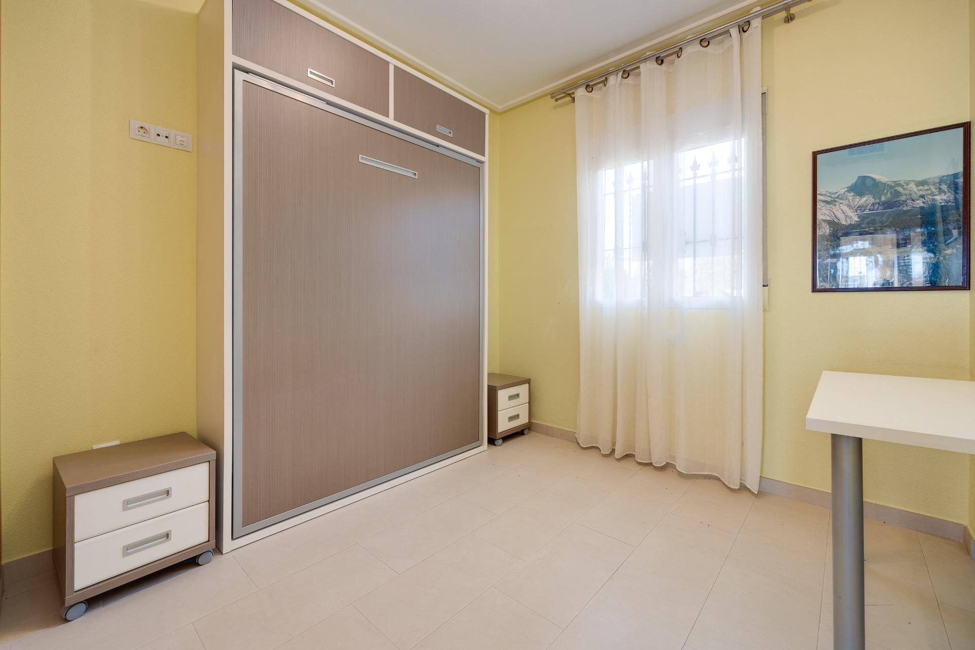 Resale - Bungalow -
Orihuela Costa - Los Dolses
