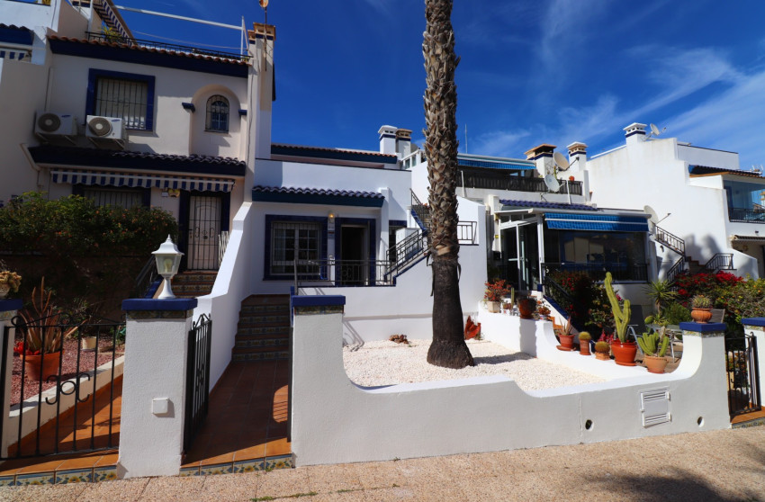 Resale - Bungalow -
Orihuela Costa - Villamartin