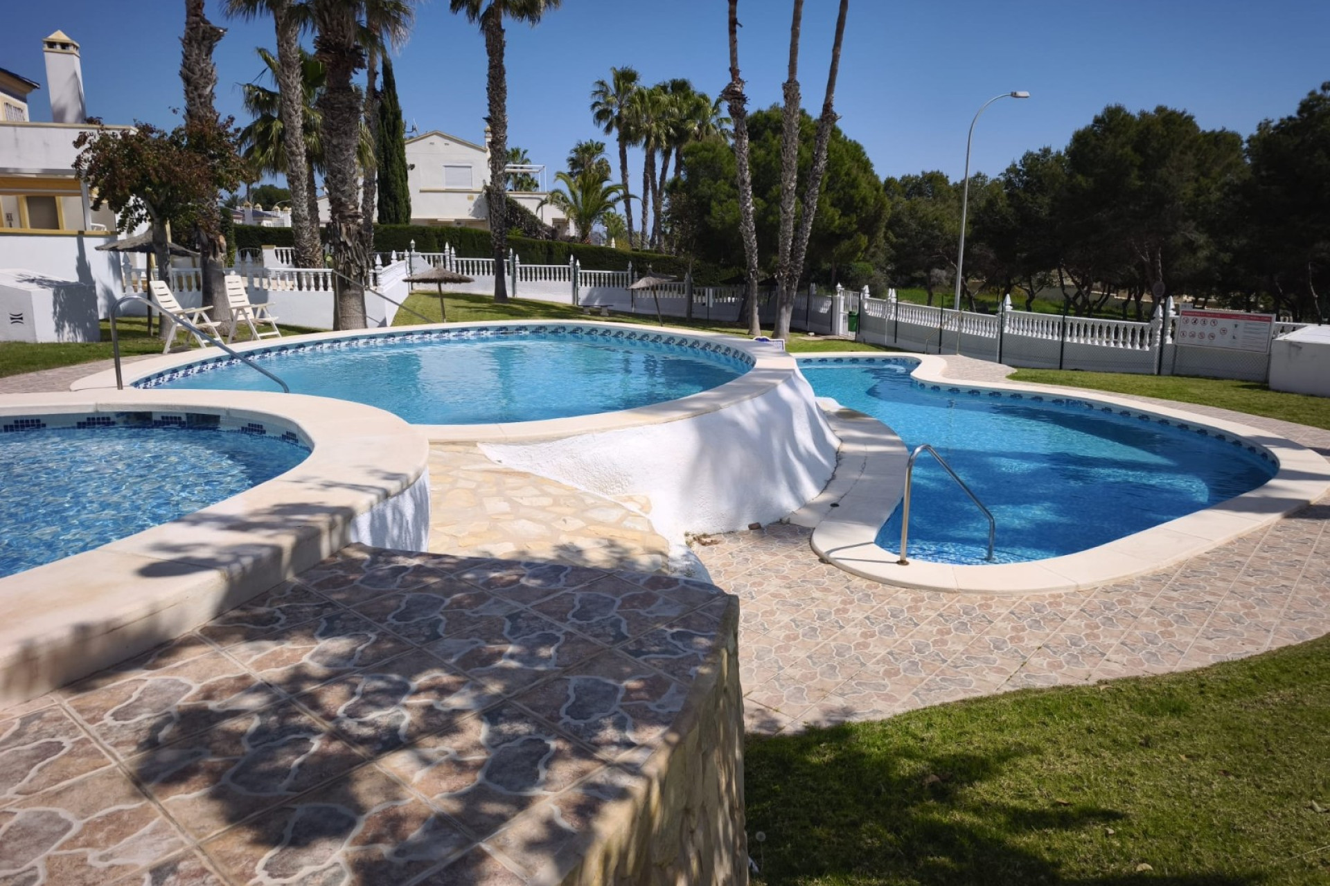 Resale - Bungalow -
Orihuela Costa - Villamartin
