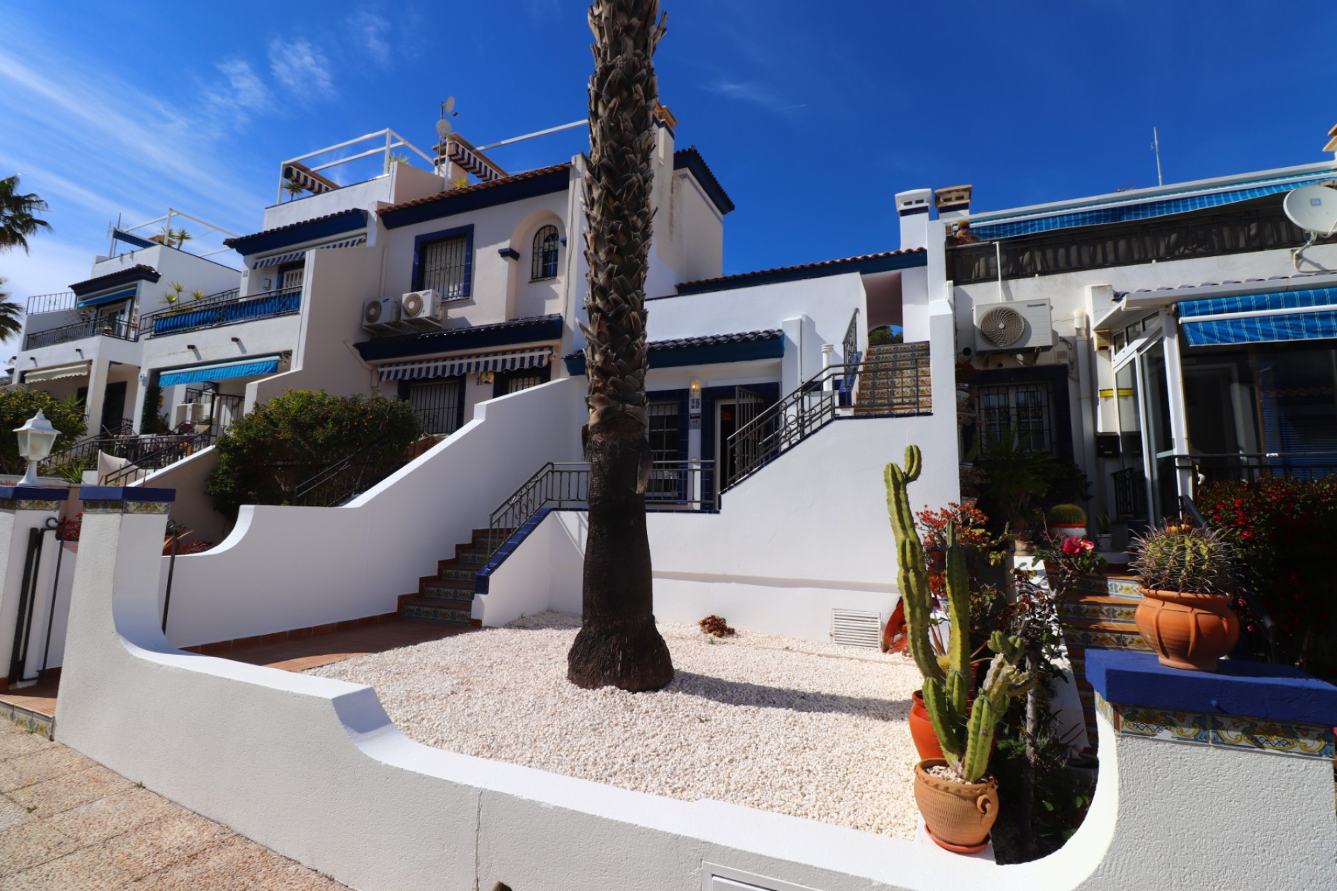 Resale - Bungalow -
Orihuela Costa - Villamartin