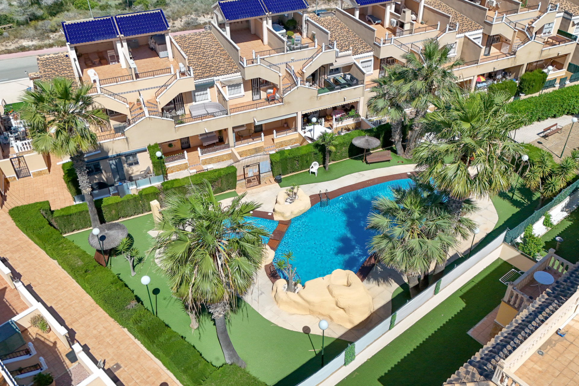 Resale - Bungalow -
Orihuela Costa - Villamartín