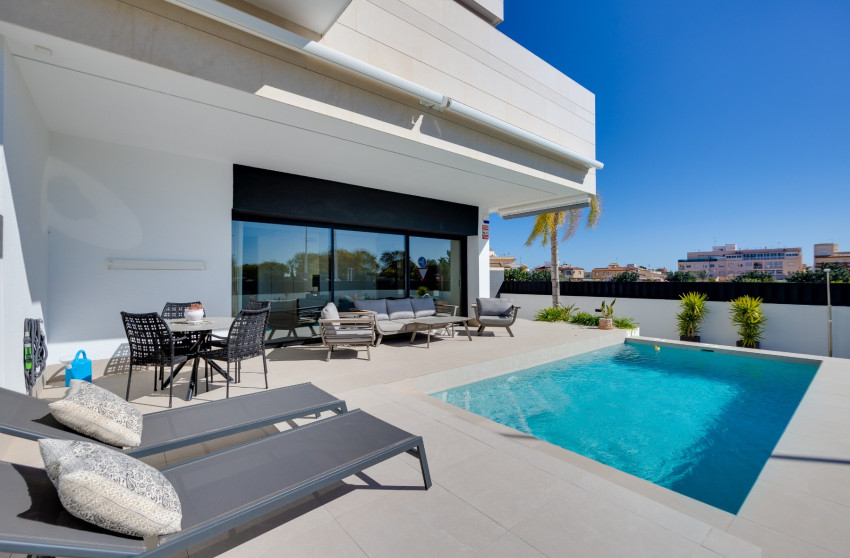 Resale - Bungalow -
Pilar de la Horadada - Costa Blanca