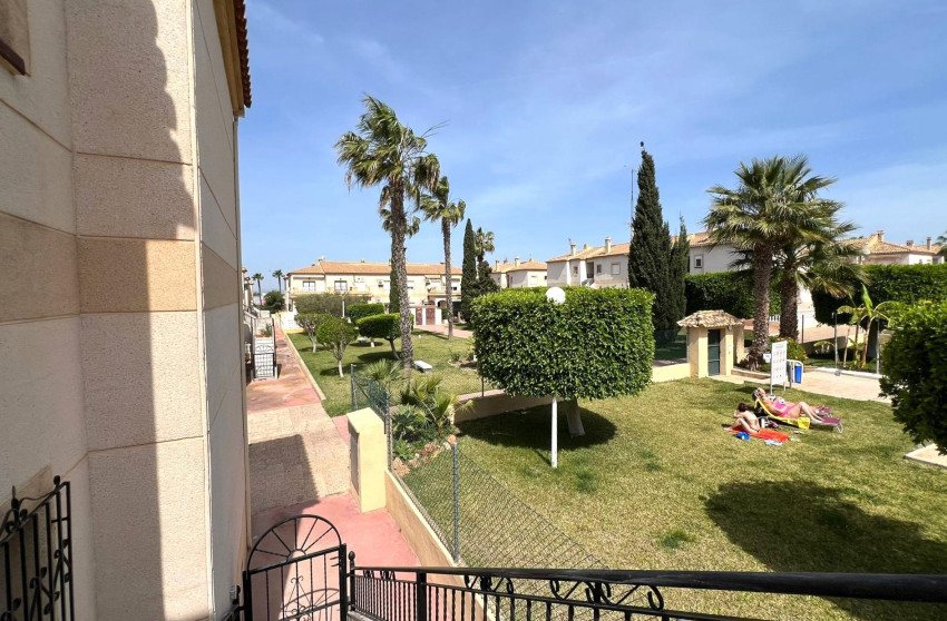 Resale - Bungalow -
Torrevieja - Aguas Nuevas