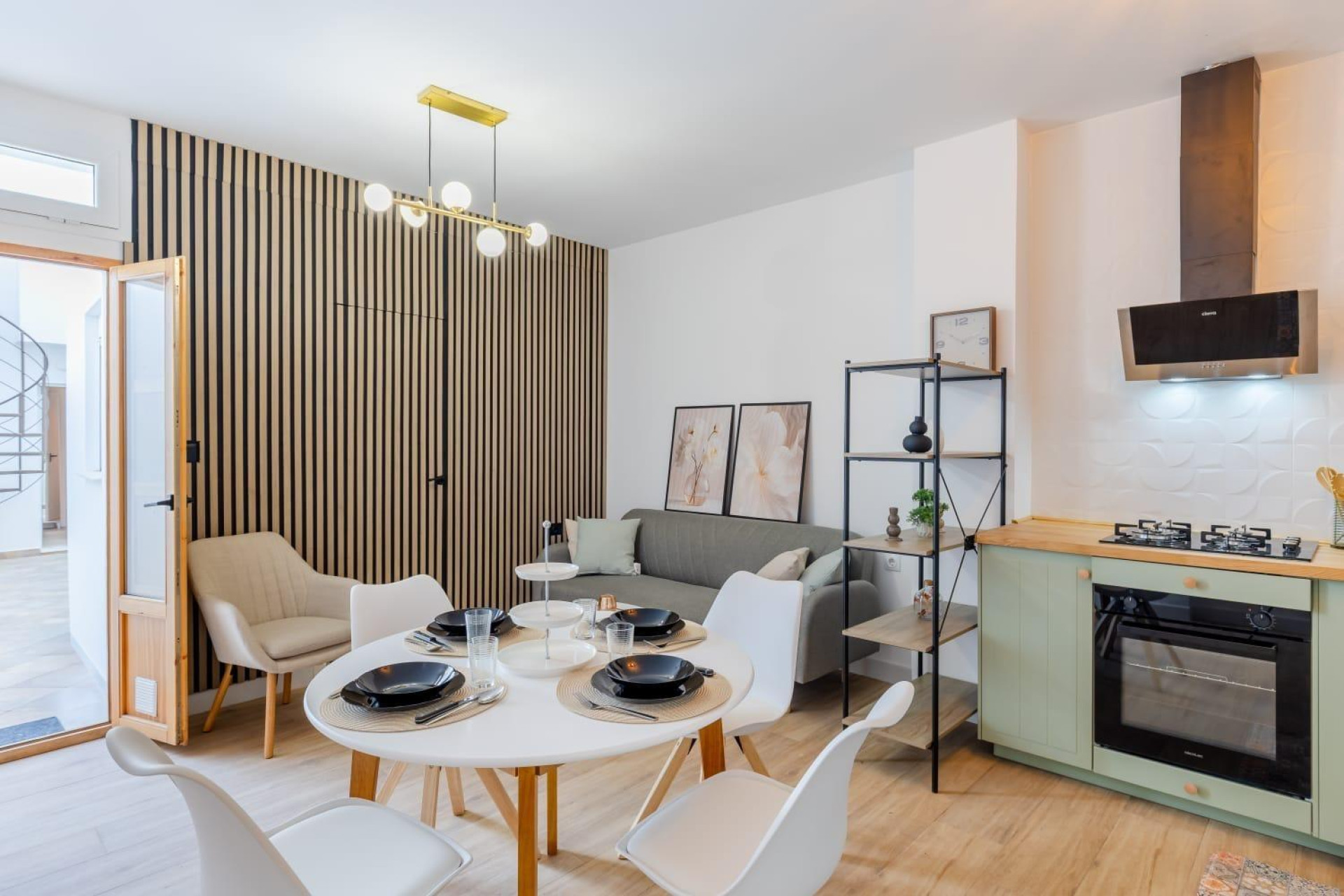 Resale - Bungalow -
Torrevieja - Centro - Muelle Pesquero