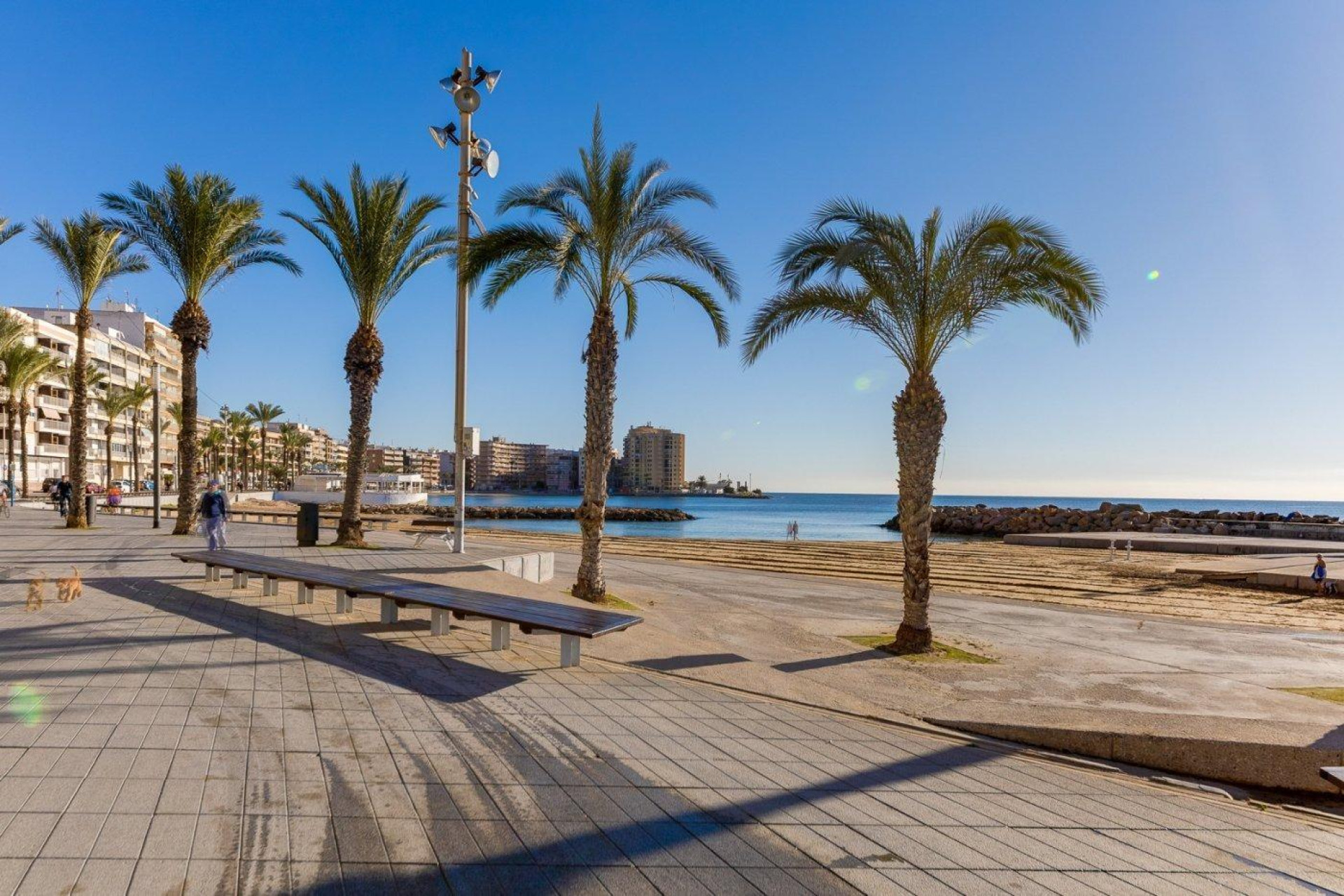 Resale - Bungalow -
Torrevieja - Centro - Muelle Pesquero