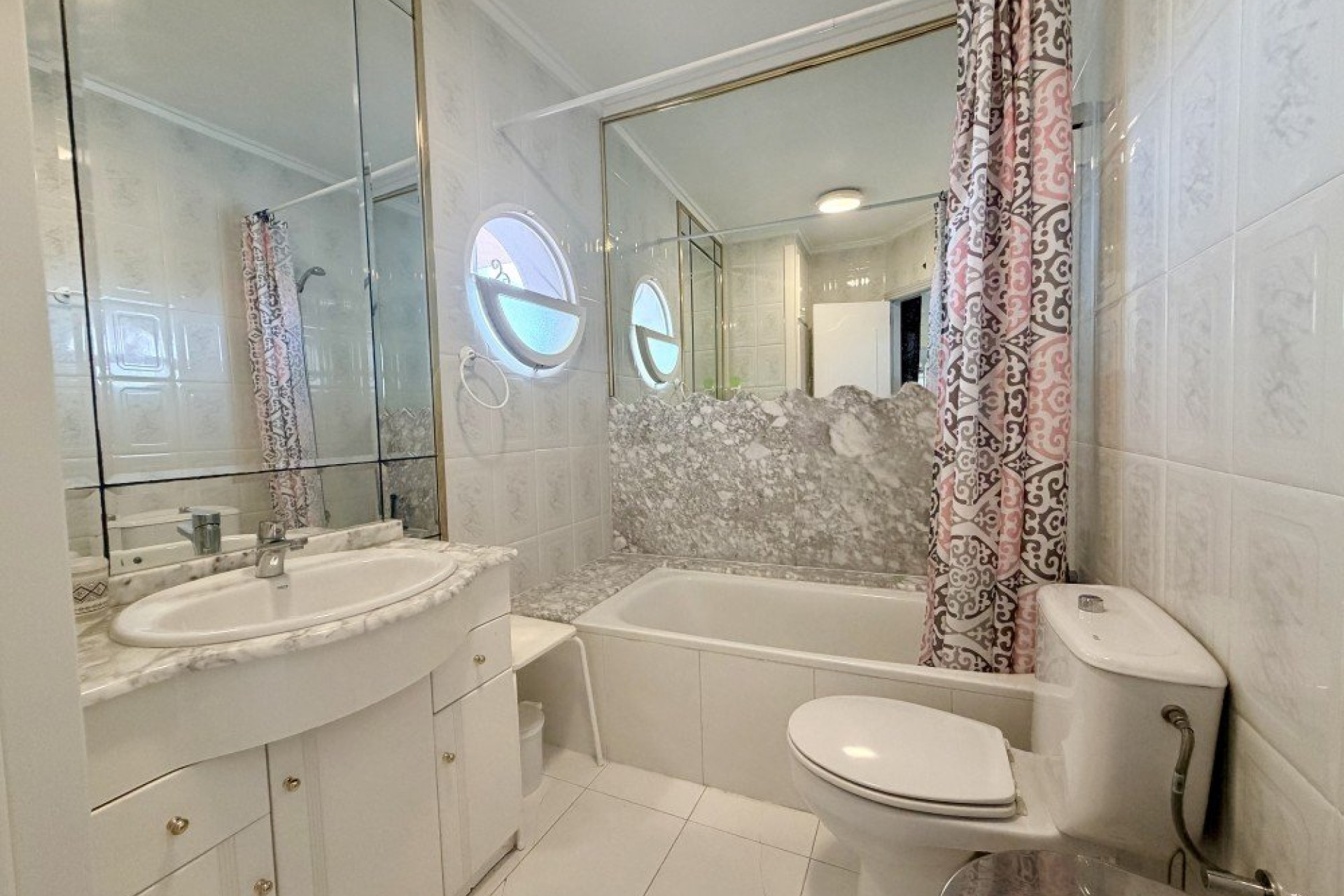Resale - Bungalow -
Torrevieja - Costa Blanca