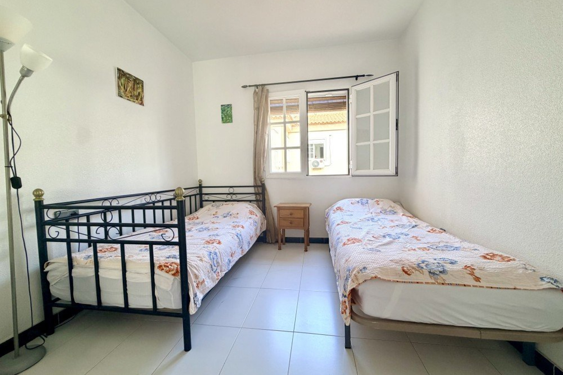 Resale - Bungalow -
Torrevieja - Costa Blanca