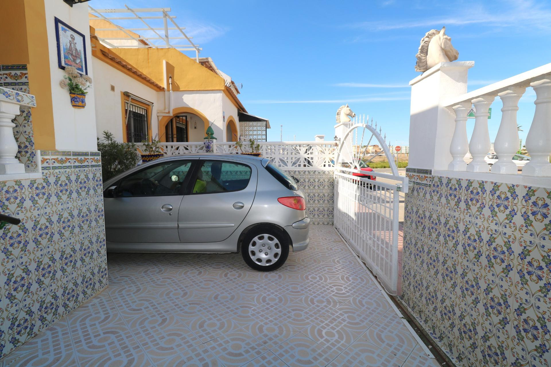 Resale - Bungalow -
Torrevieja - El Limonar