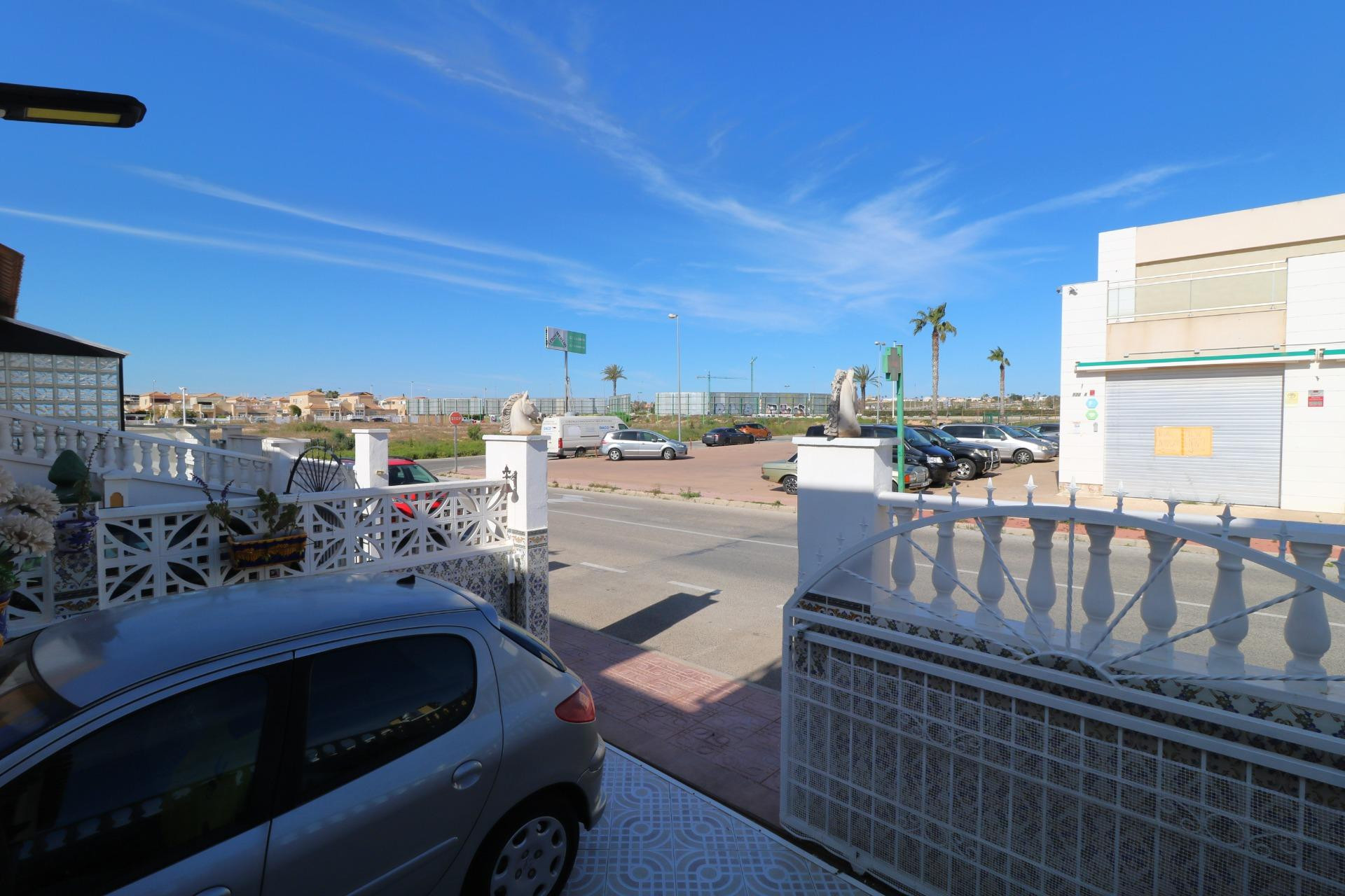 Resale - Bungalow -
Torrevieja - El Limonar