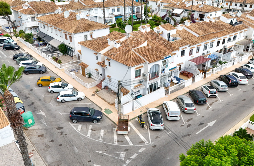 Resale - Bungalow -
Torrevieja - Lago Jardin