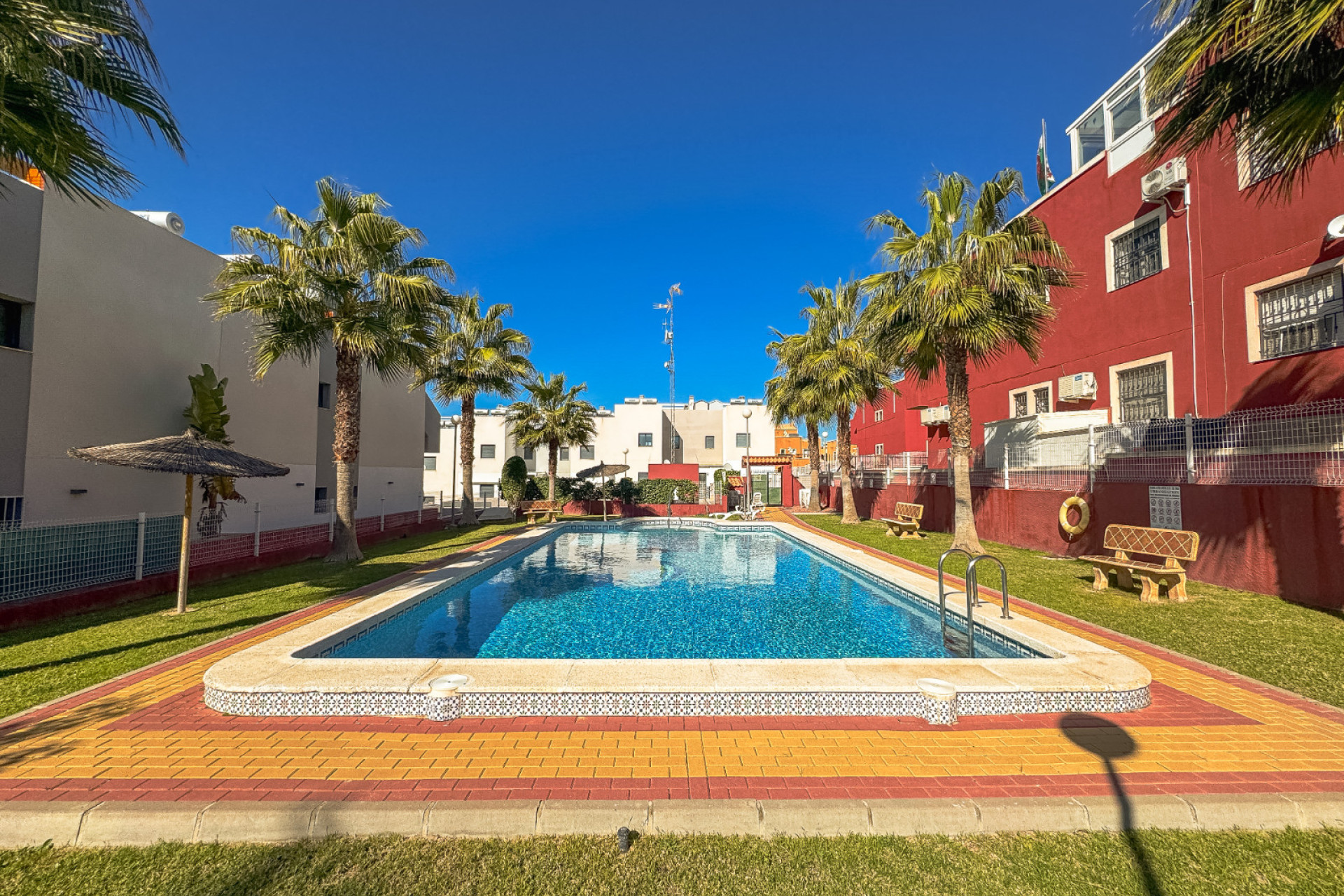 Resale - Bungalow -
Torrevieja - Los Altos