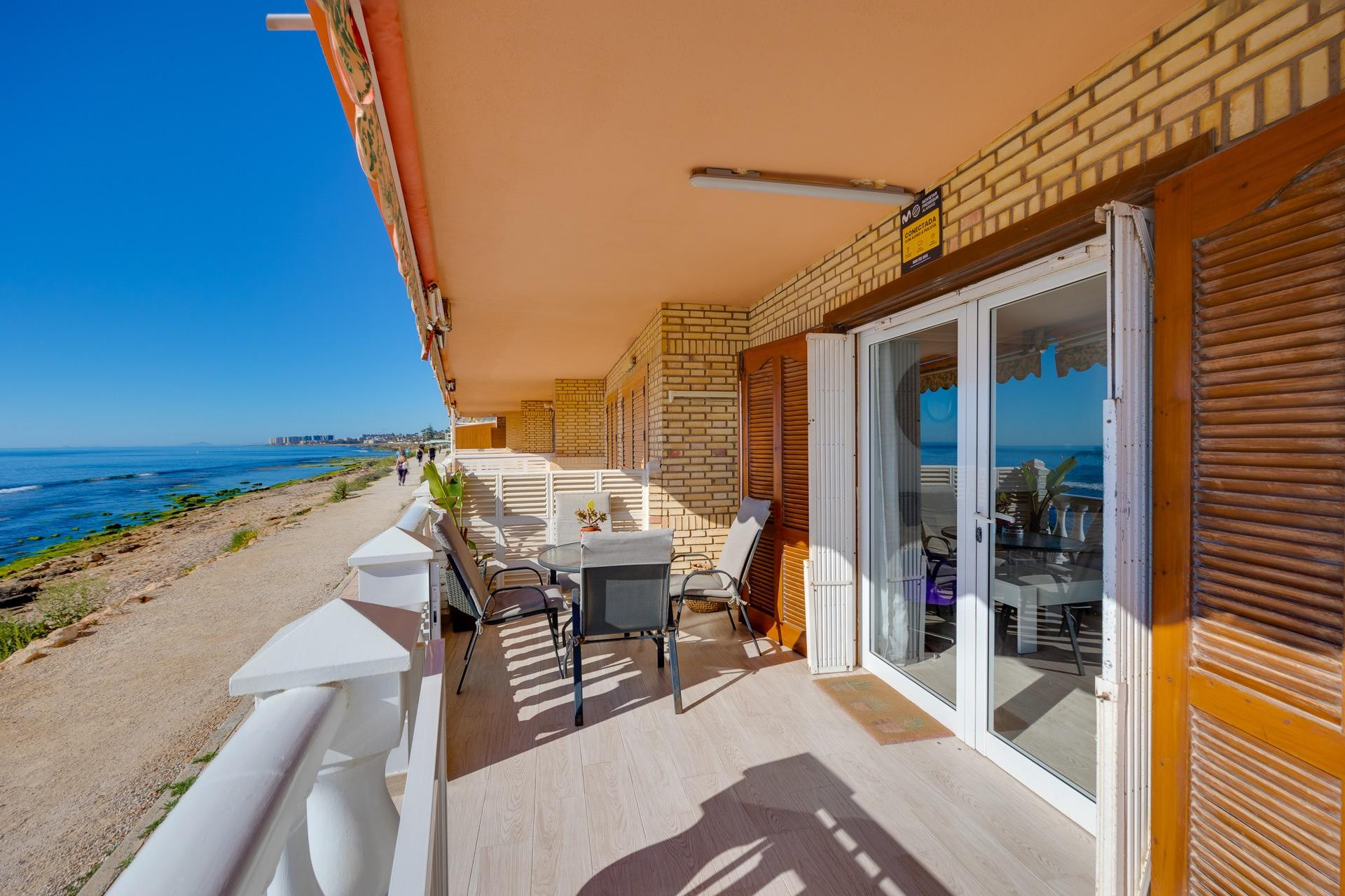 Resale - Bungalow -
Torrevieja - Playa de los Naufragos