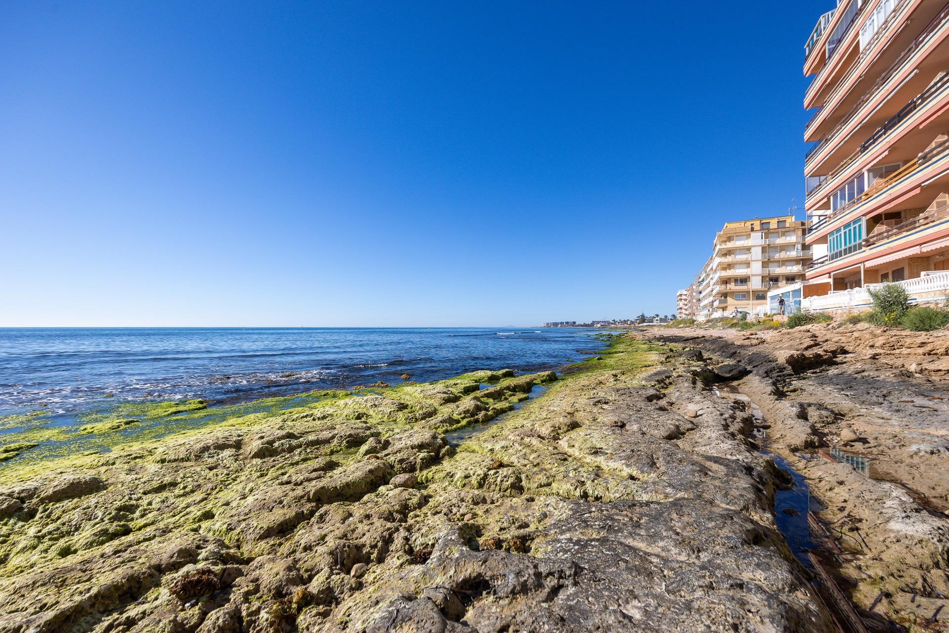 Resale - Bungalow -
Torrevieja - Playa de los Naufragos