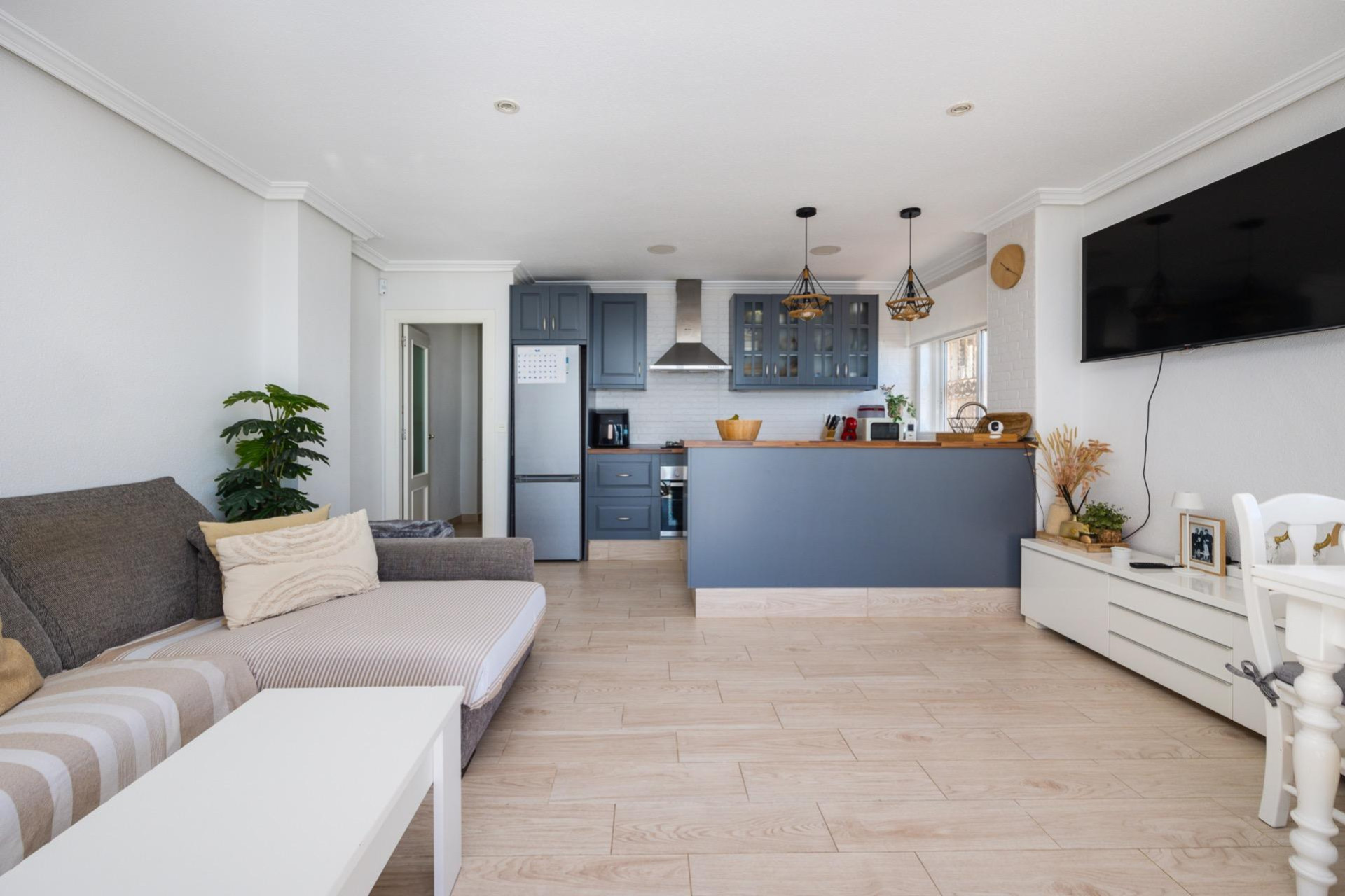 Resale - Bungalow -
Torrevieja - Playa de los Naufragos