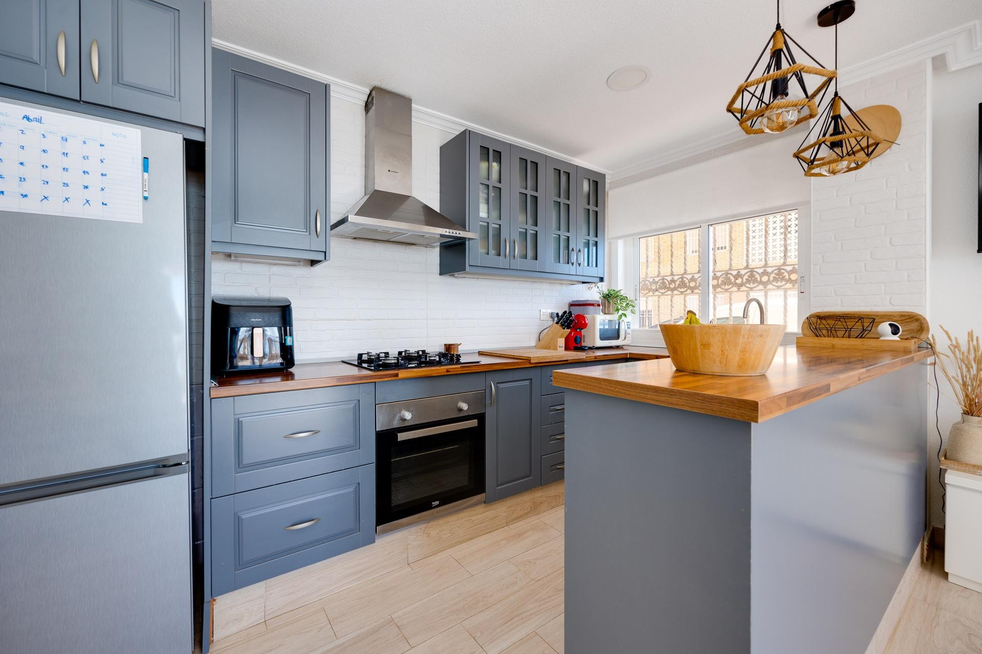 Resale - Bungalow -
Torrevieja - Playa de los Naufragos