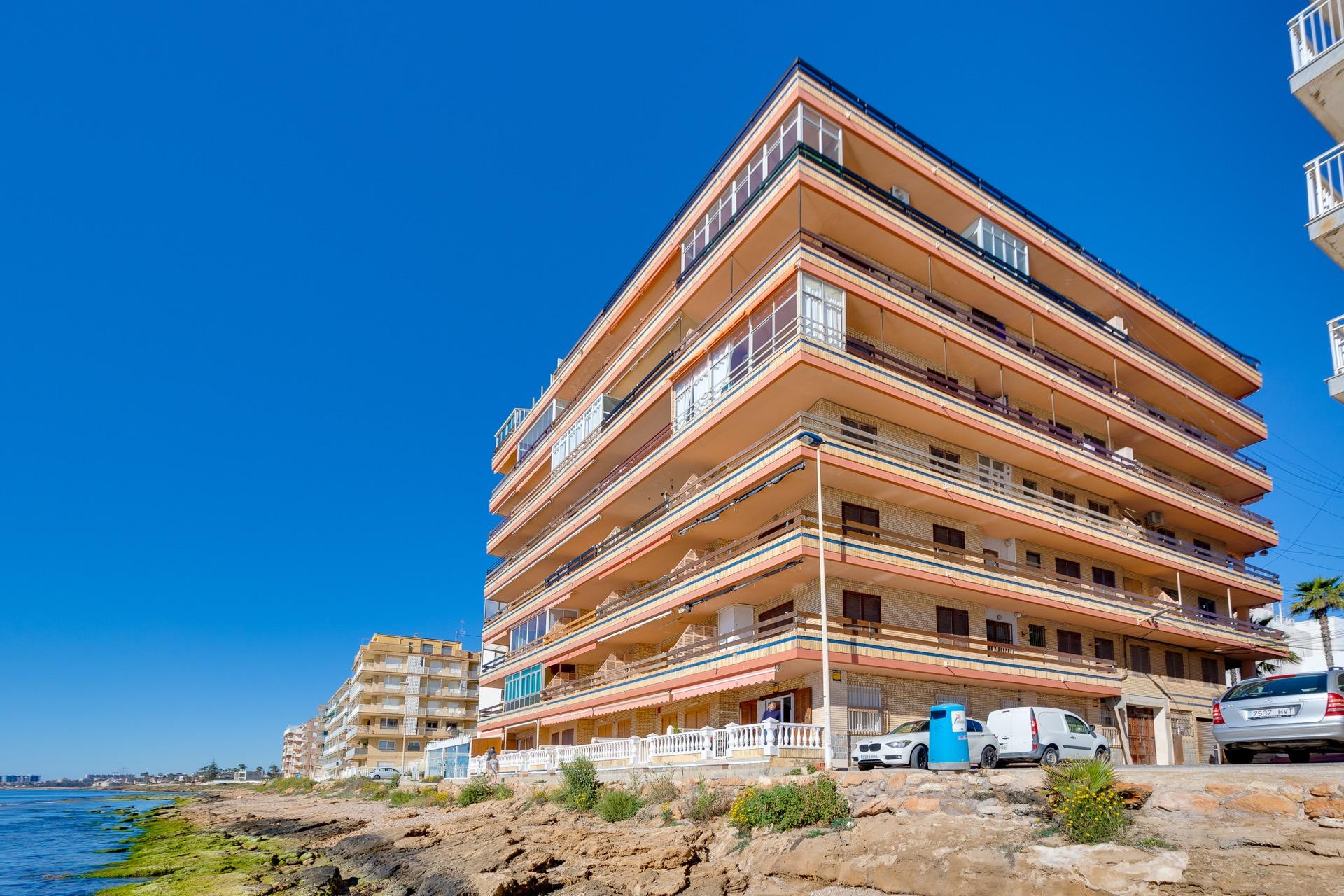 Resale - Bungalow -
Torrevieja - Playa de los Naufragos