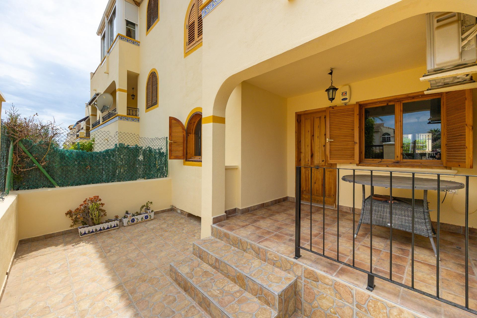 Resale - Bungalow -
Torrevieja - Torre La Mata