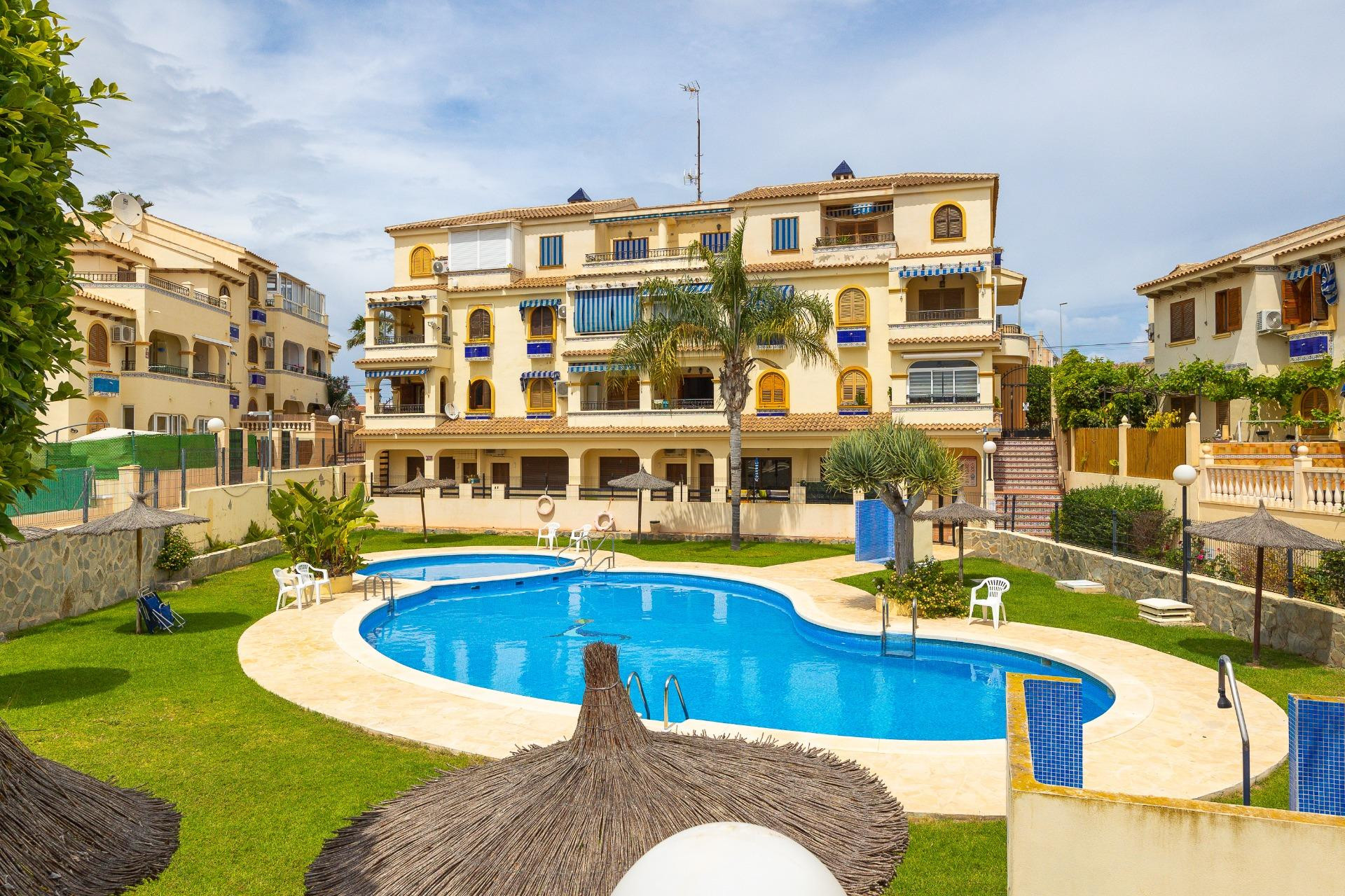Resale - Bungalow -
Torrevieja - Torre La Mata