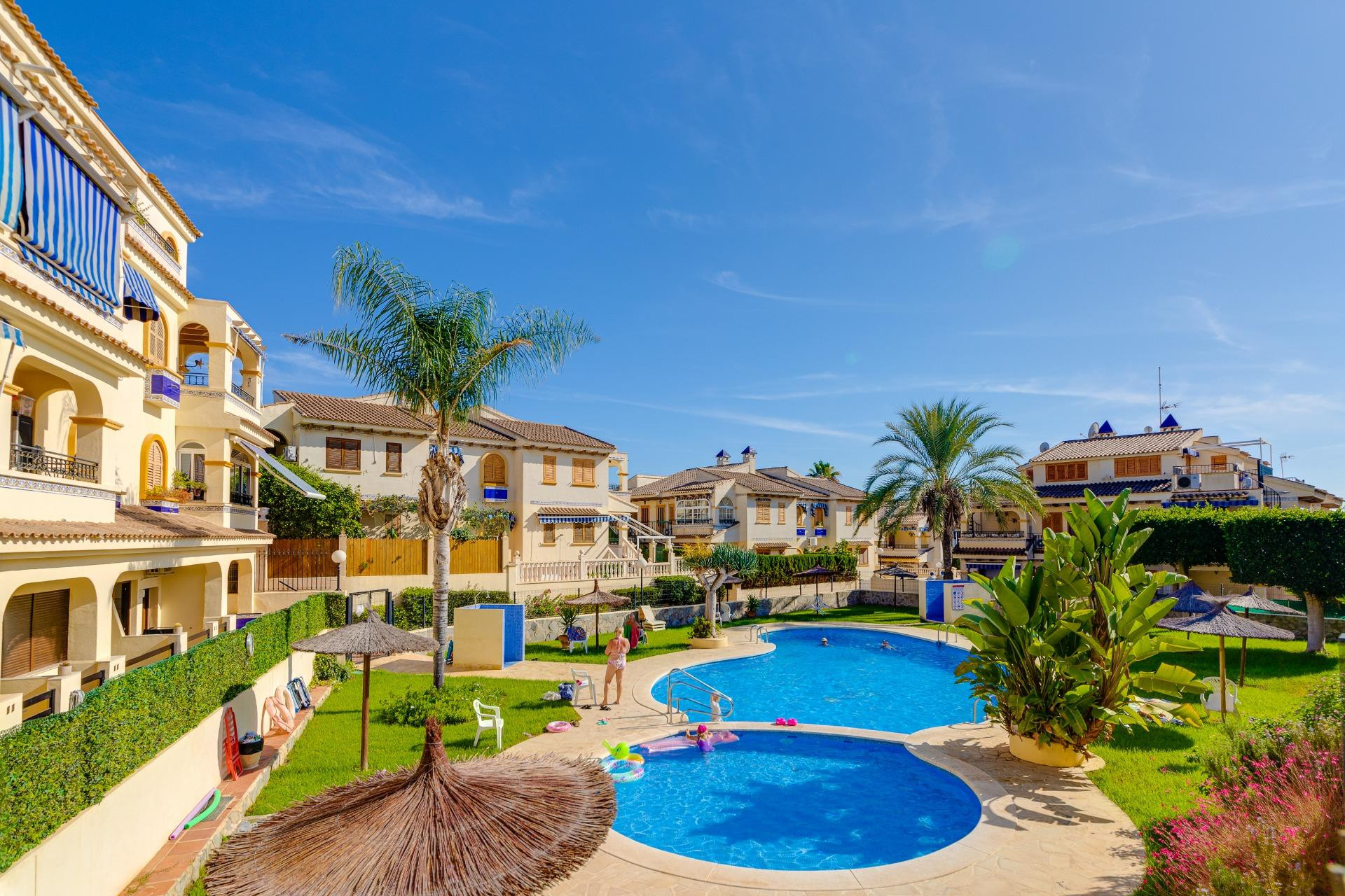 Resale - Bungalow -
Torrevieja - Torre La Mata