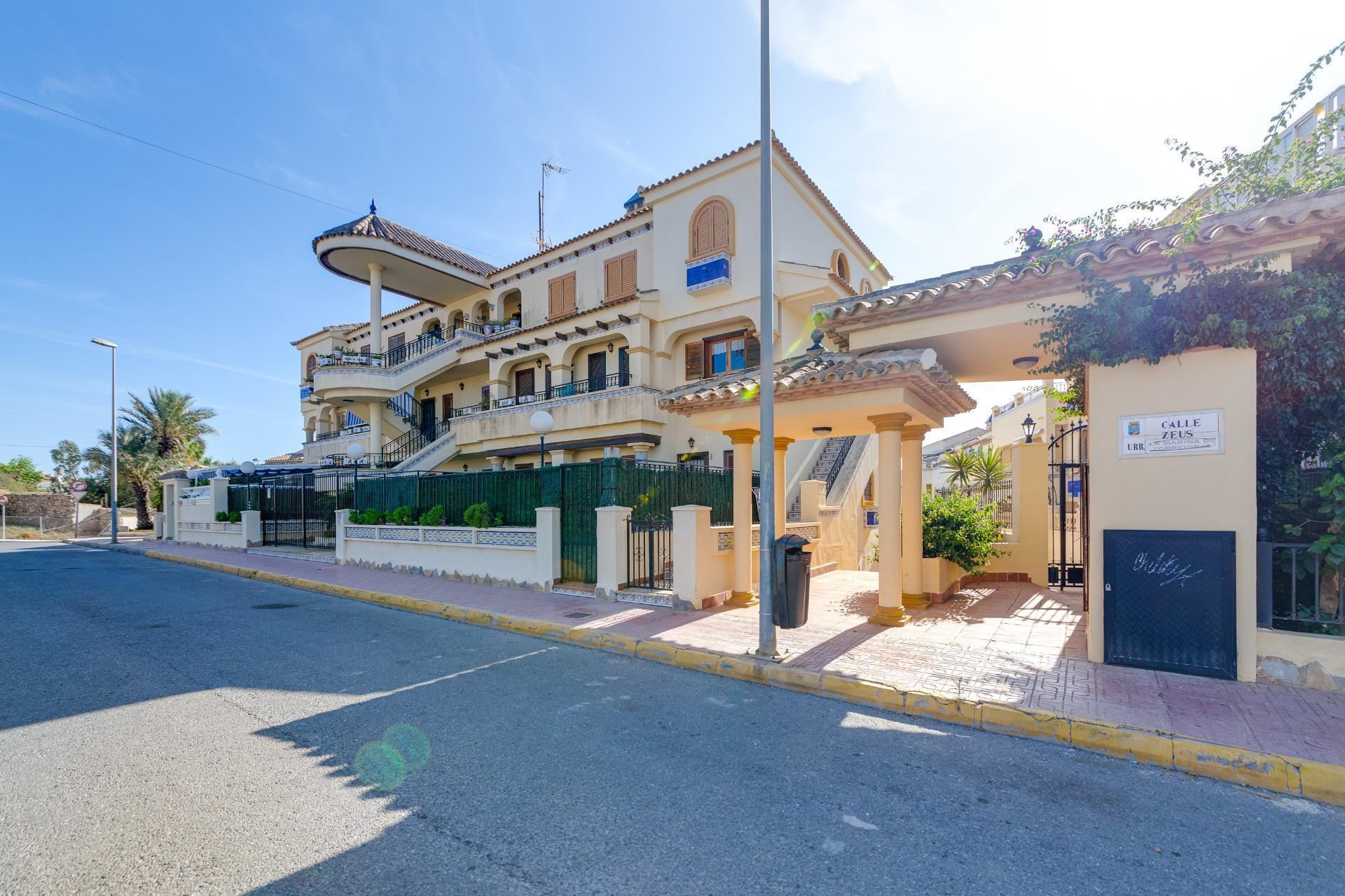 Resale - Bungalow -
Torrevieja - Torre La Mata