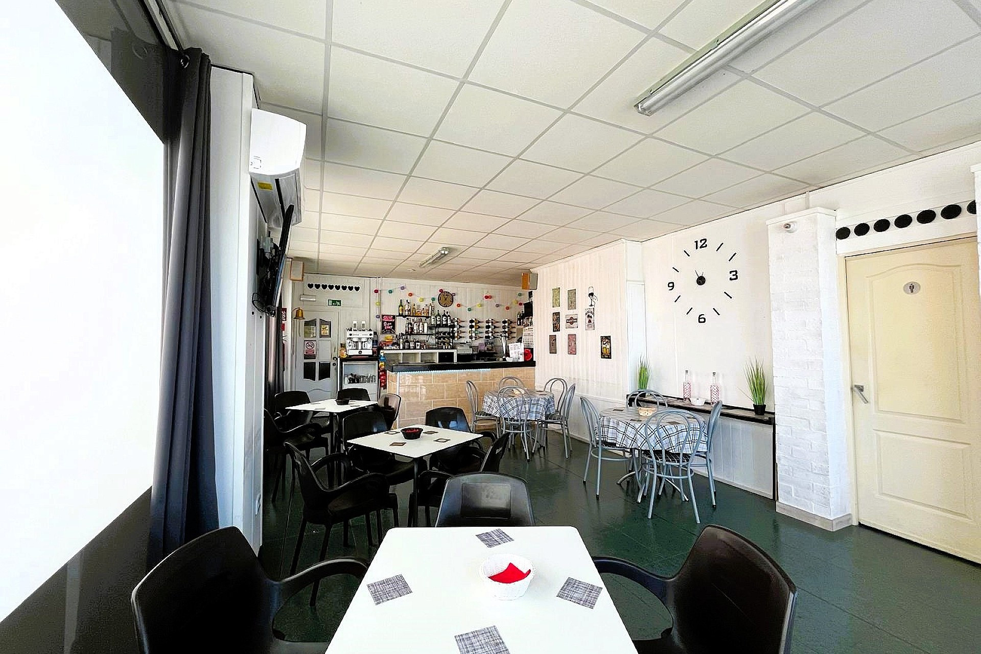 Resale - Business -
Castalla