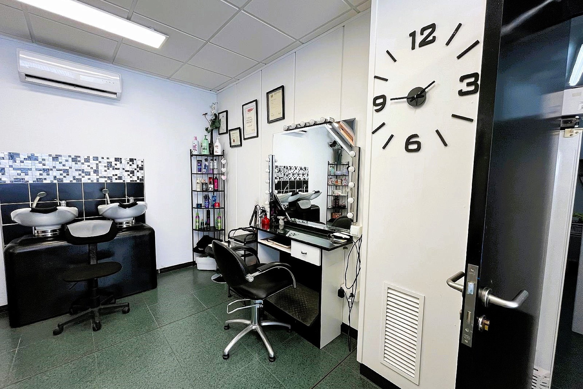 Resale - Business -
Castalla