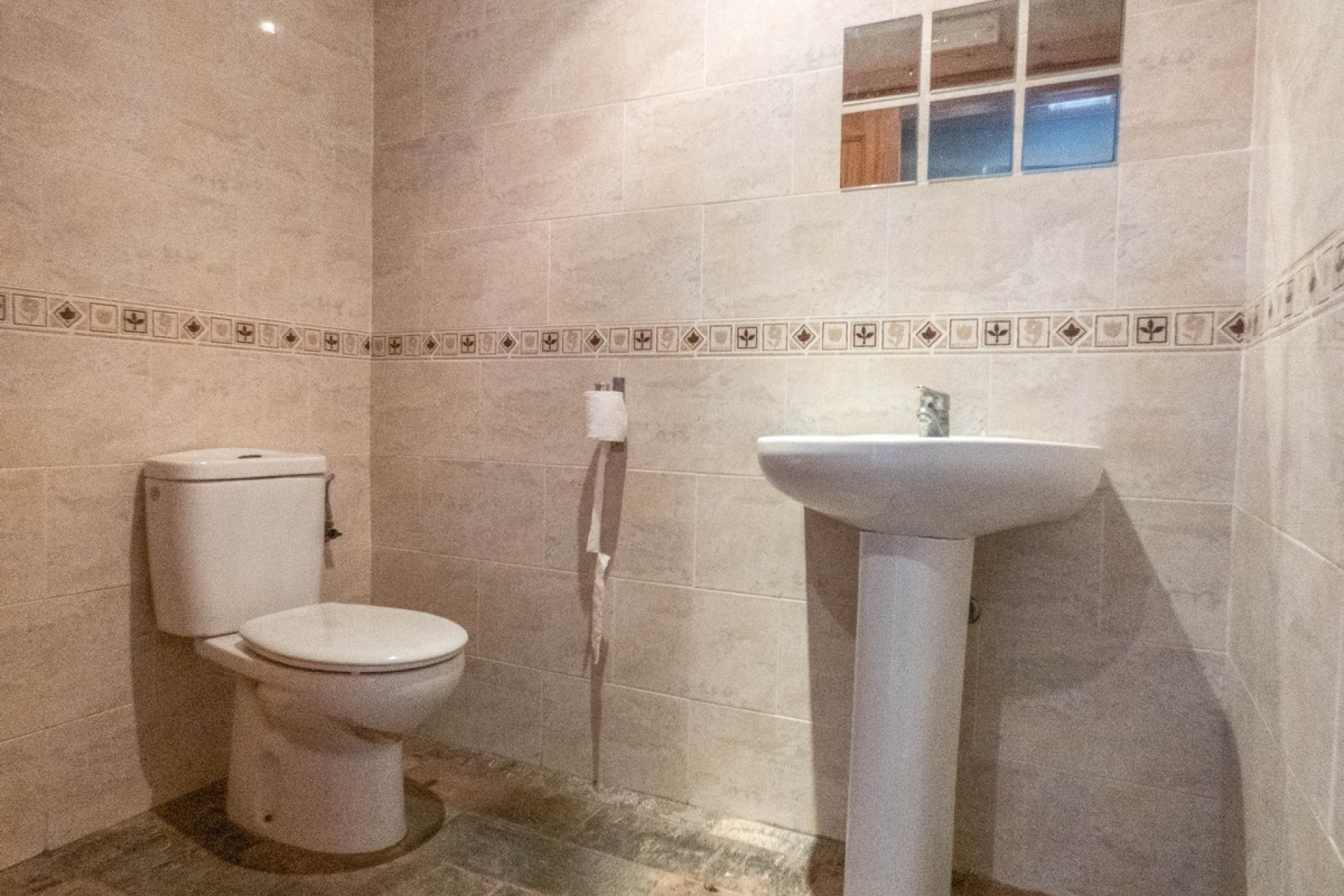 Resale - Commercial -
Algorfa