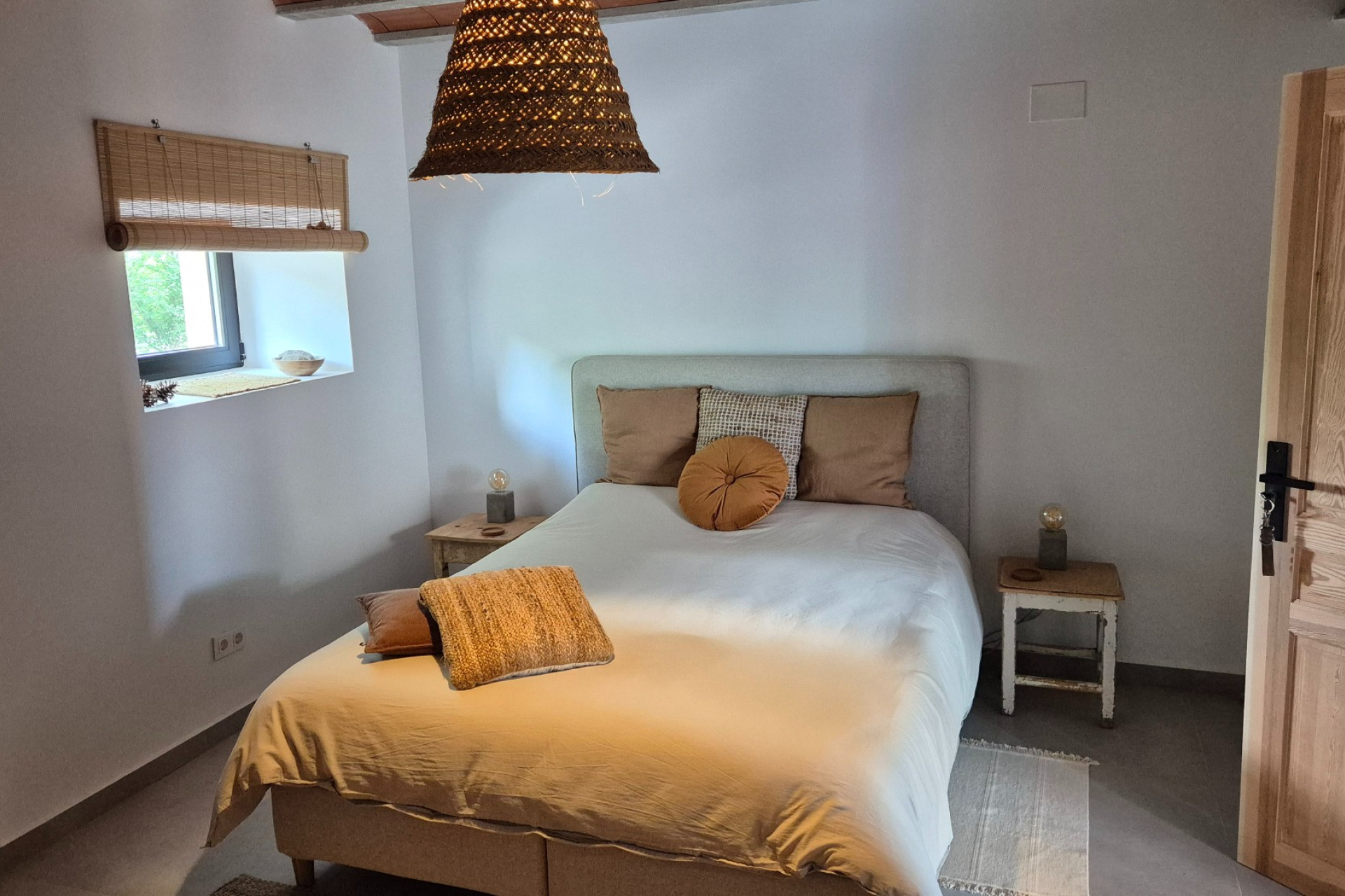 Resale - Commercial -
Almansa