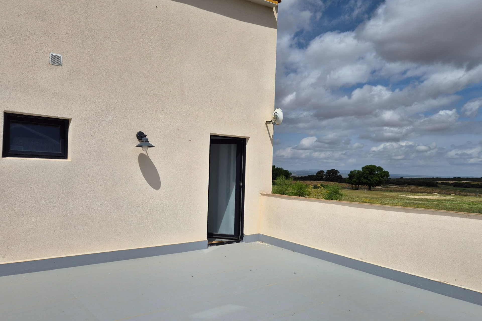 Resale - Commercial -
Almansa
