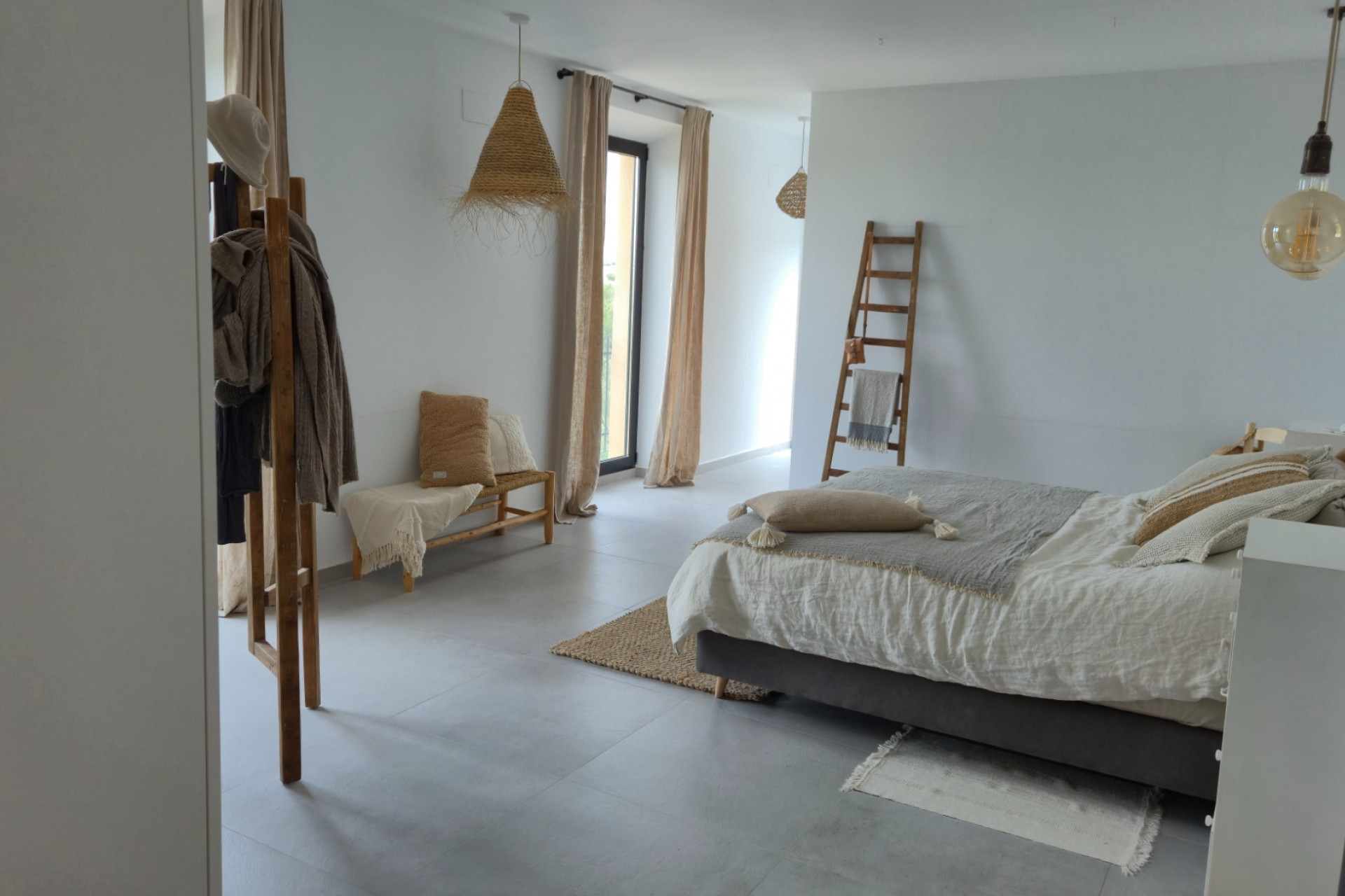 Resale - Commercial -
Almansa