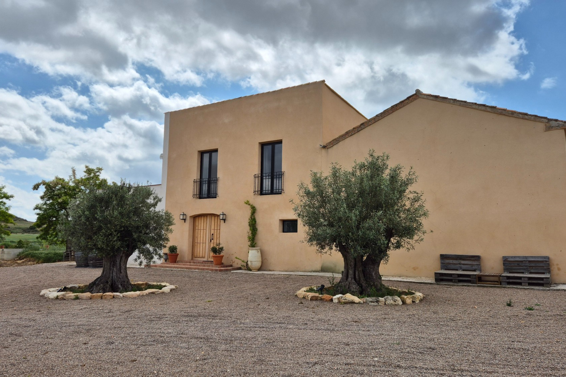 Resale - Commercial -
Almansa