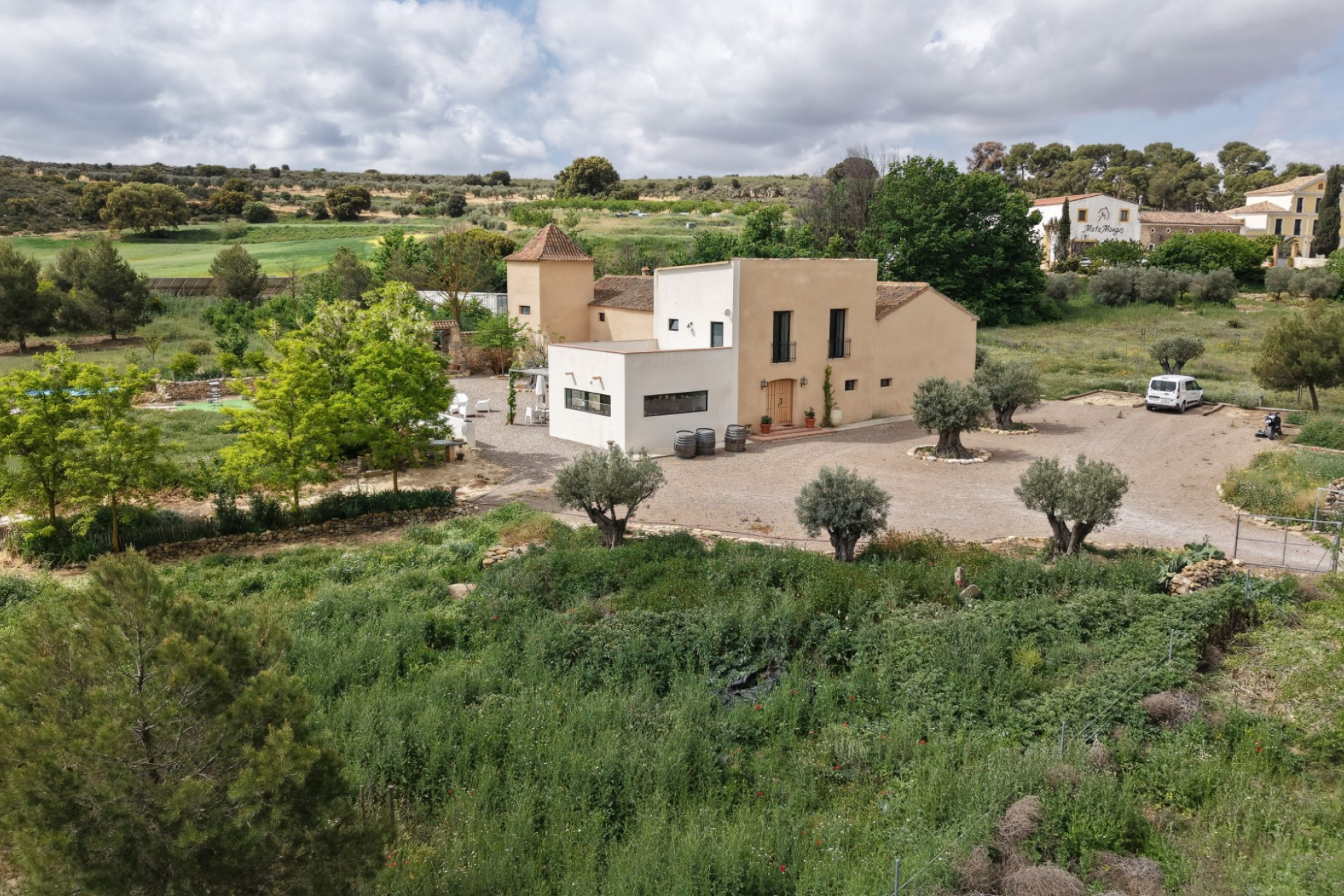 Resale - Commercial -
Almansa