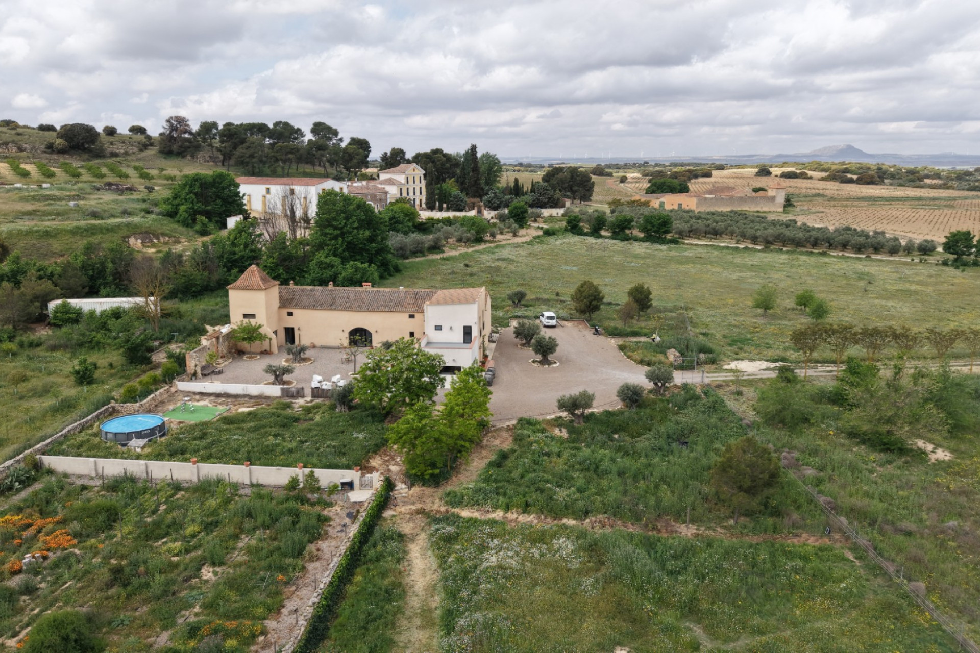 Resale - Commercial -
Almansa