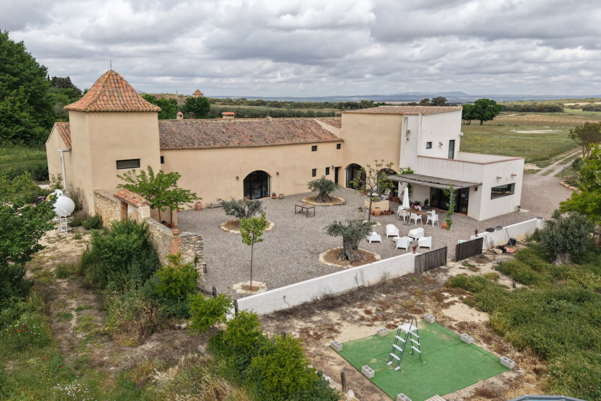 Resale - Commercial -
Almansa