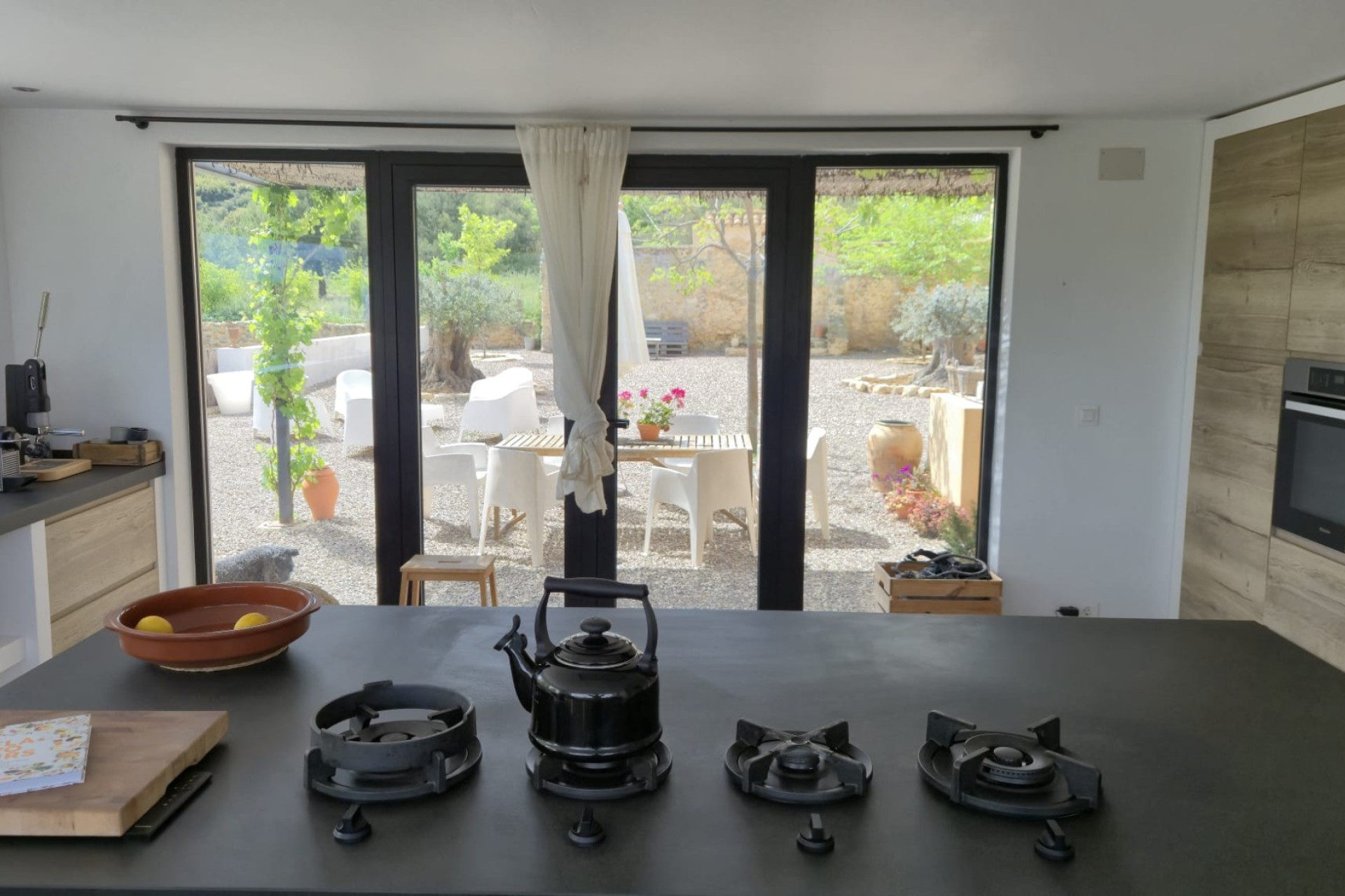 Resale - Commercial -
Almansa