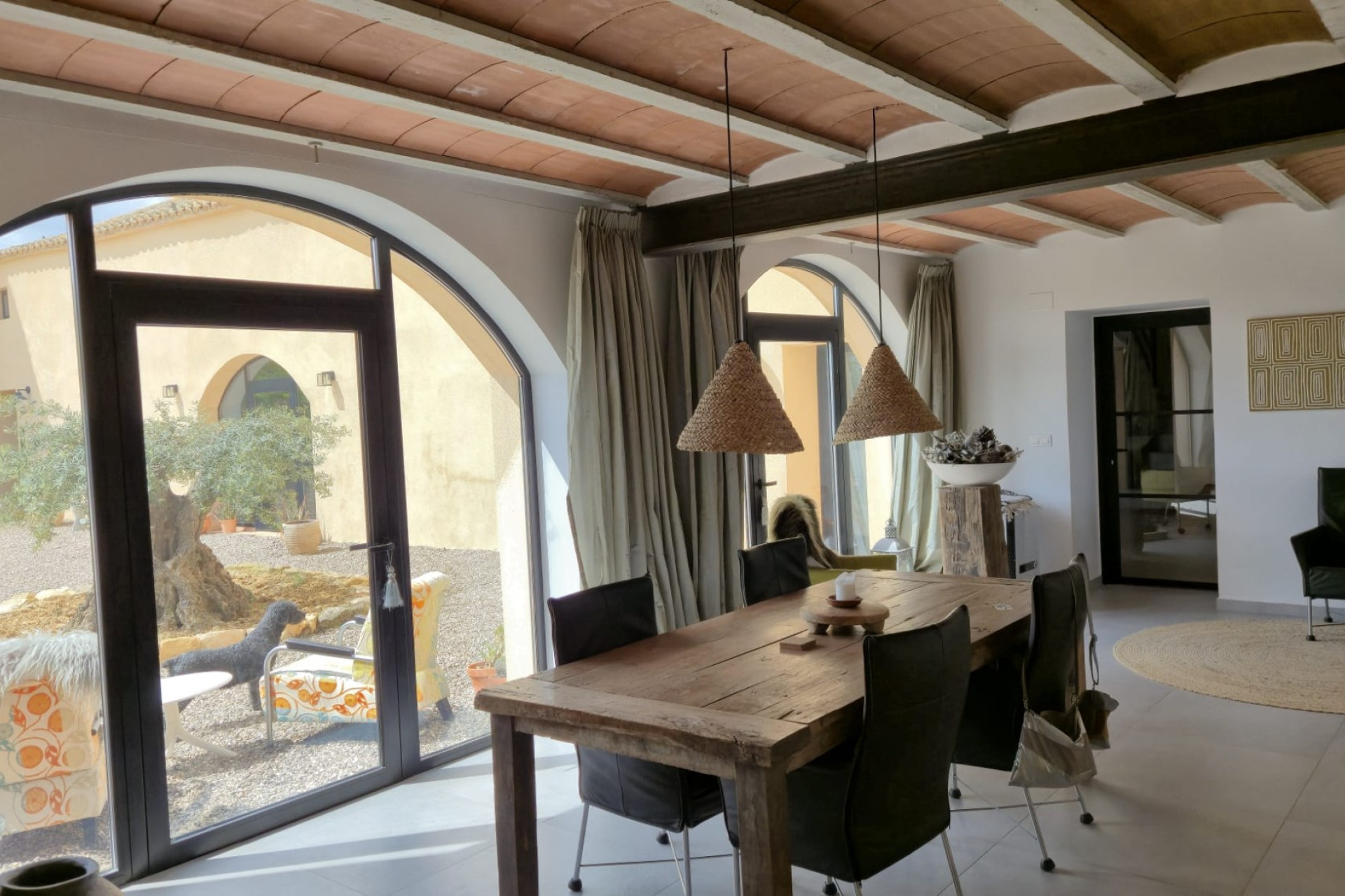 Resale - Commercial -
Almansa