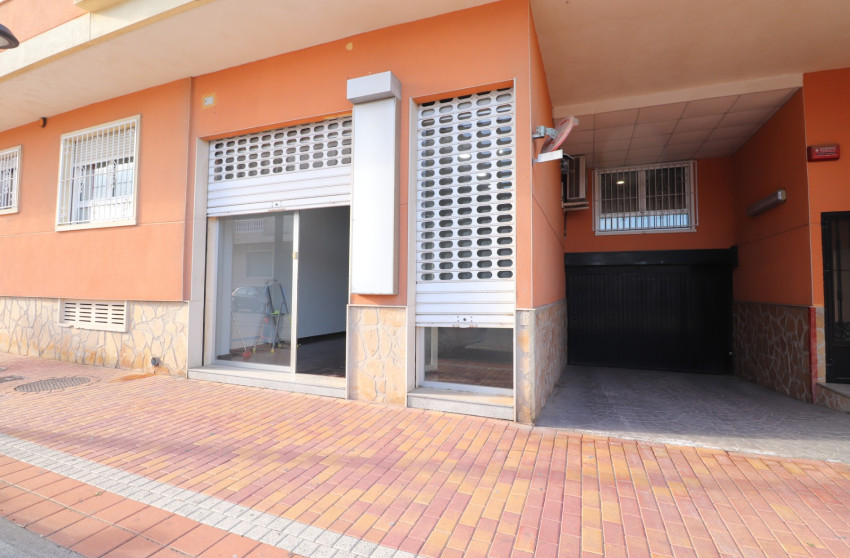 Resale - Commercial -
Formentera del Segura - Formentera - Village