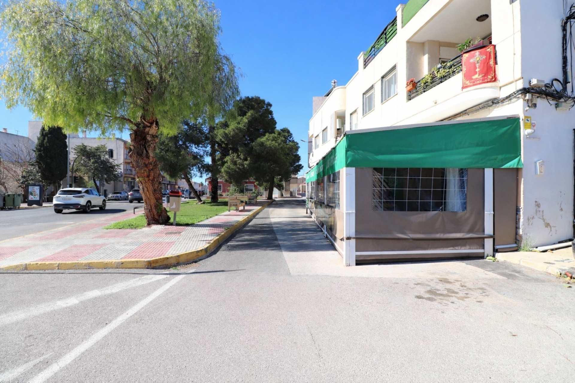 Resale - Commercial (Leasehold) -
Catral - Catral - Town