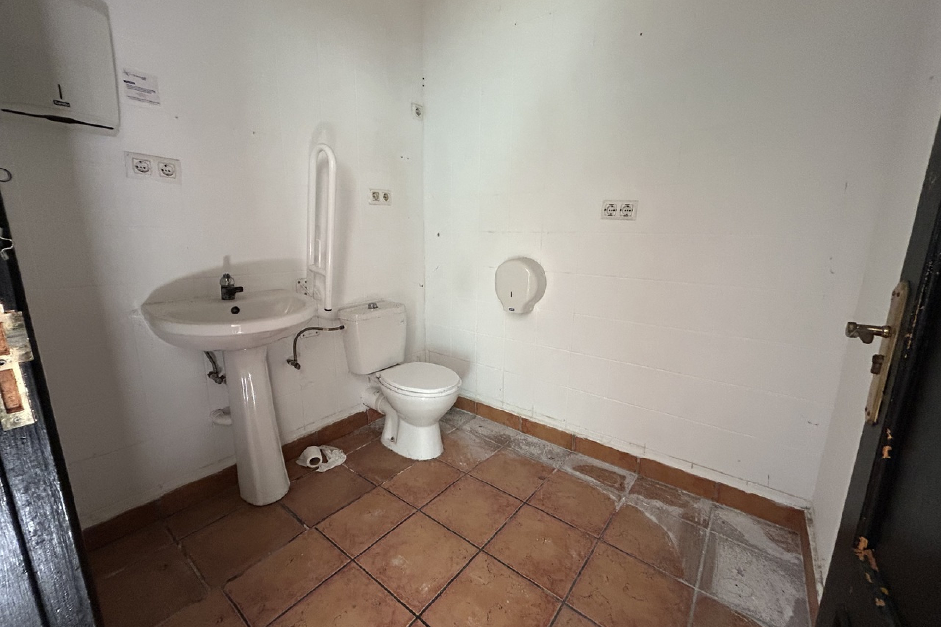 Resale - Commercial -
Villamartín