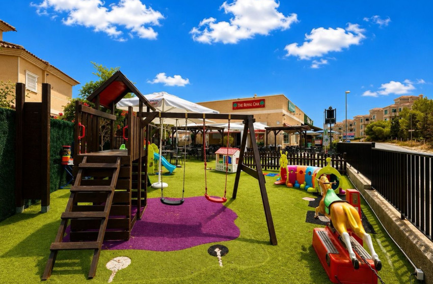 Resale - Commercial -
Villamartín