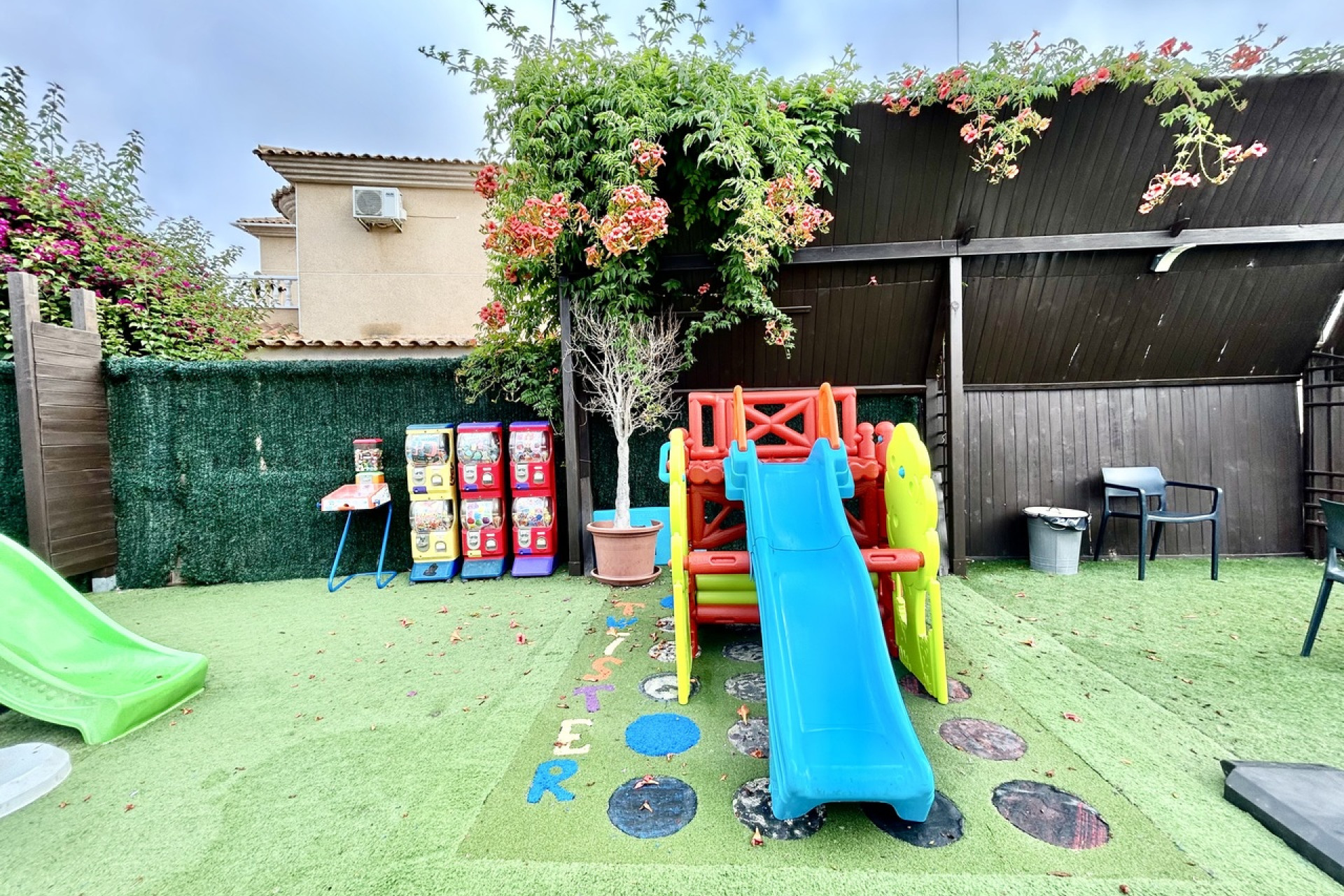 Resale - Commercial -
Villamartín
