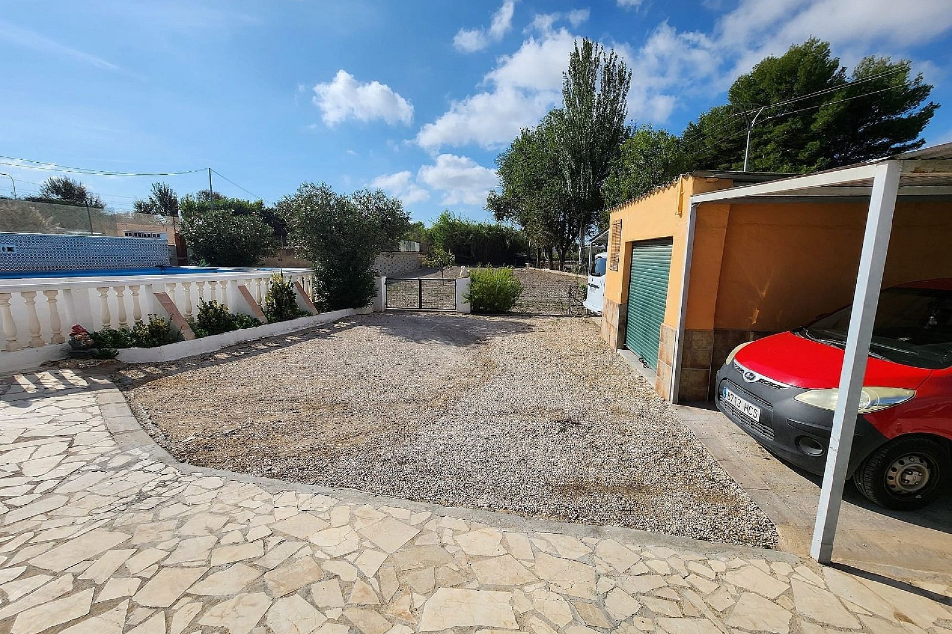 Resale - Detached Villa -
Sax