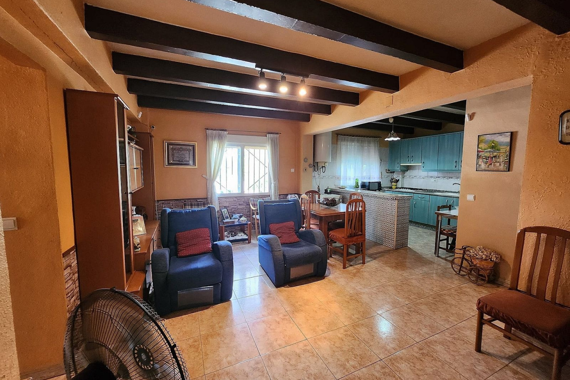 Resale - Detached Villa -
Sax