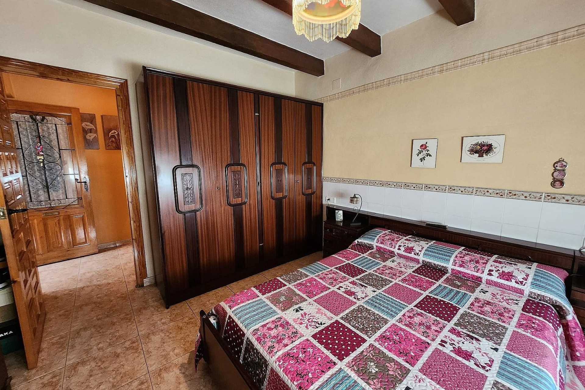 Resale - Detached Villa -
Sax